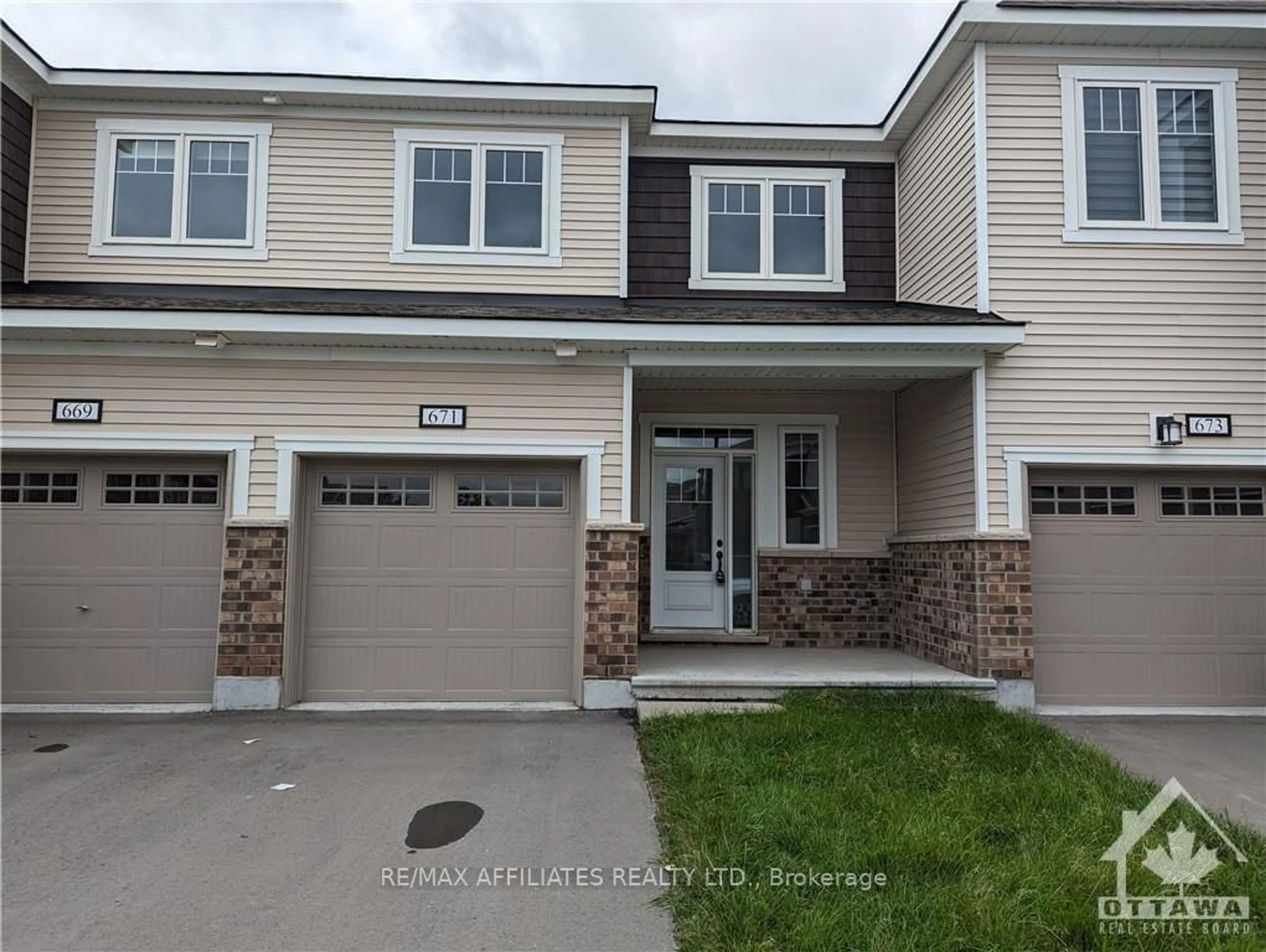 A pic from exterior of the house or condo, the street view for 671 ALLIED Mews, Stittsville - Munster - Richmond Ontario K2S 2Z6