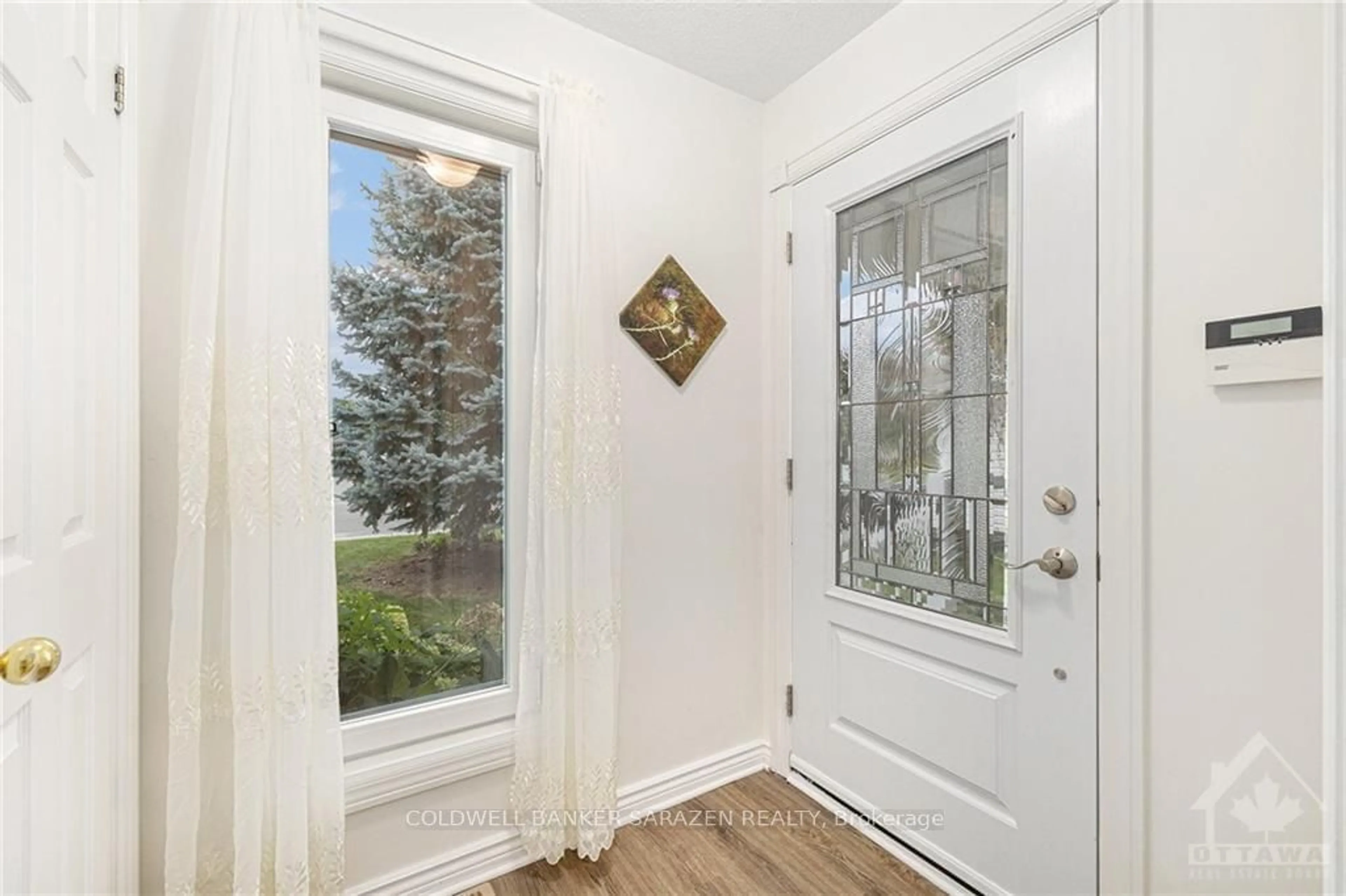 Indoor entryway, wood floors for 158 CHARLES St, Arnprior Ontario K7S 1A7