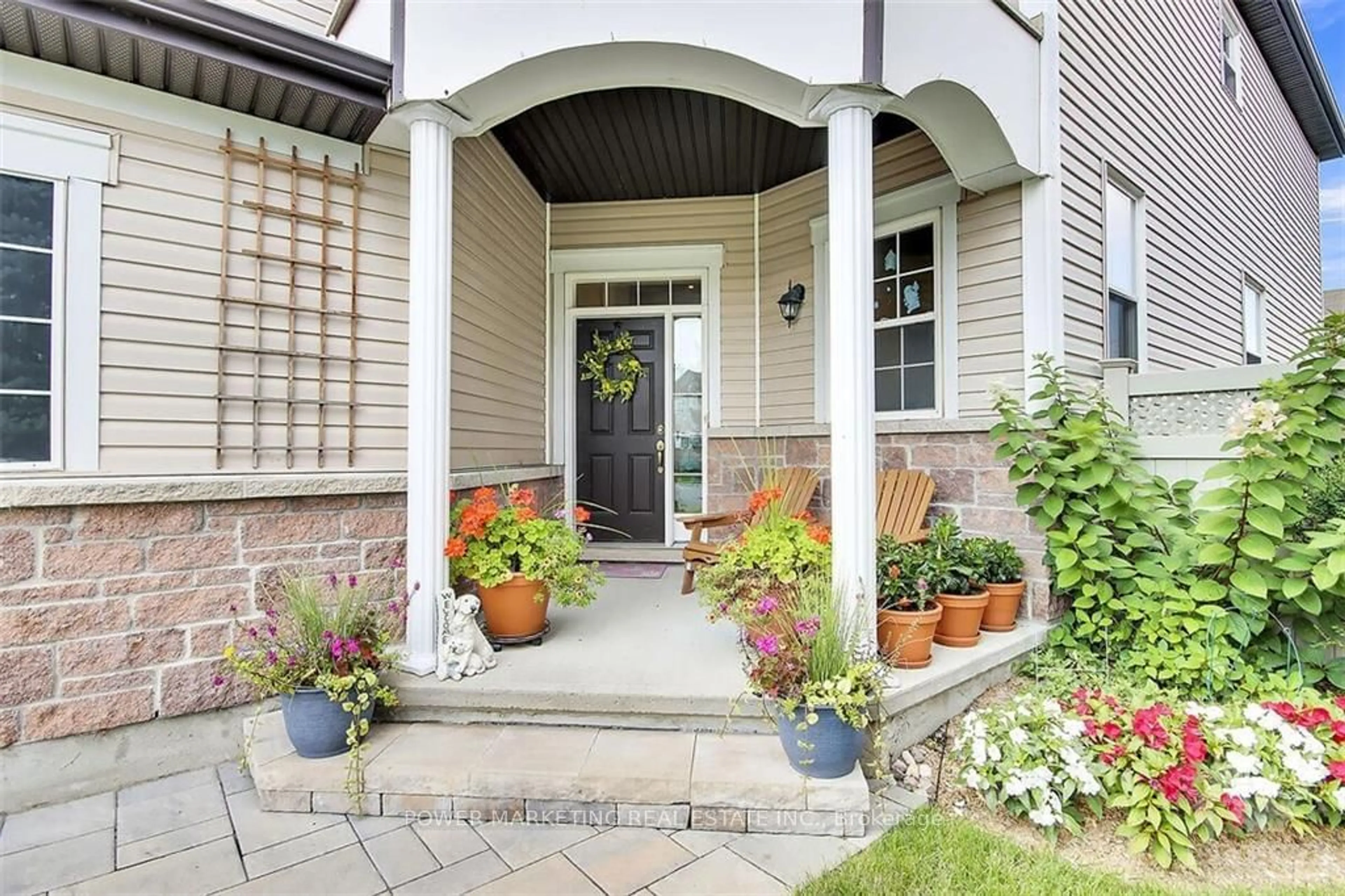 Indoor entryway, ceramic floors for 197 HILLPARK HIGH St, Orleans - Convent Glen and Area Ontario K1W 0B7