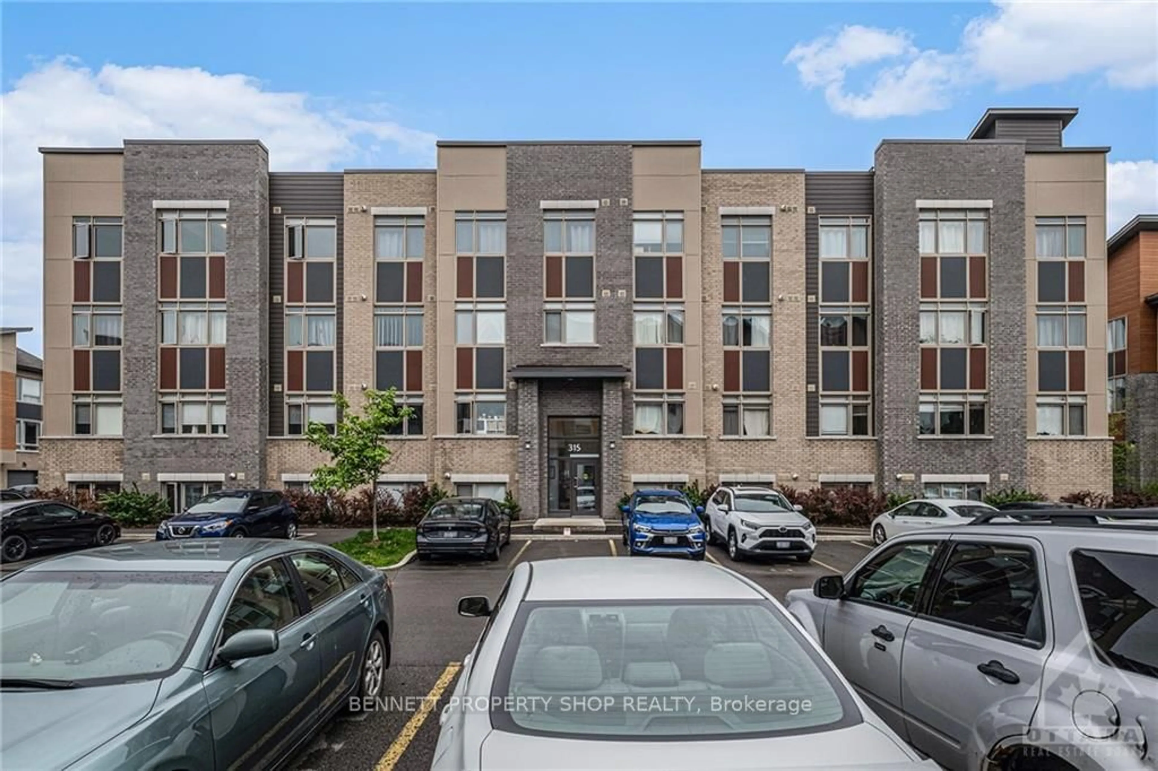 A pic from exterior of the house or condo, the front or back of building for 315 TERRAVITA #308, Hunt Club - Windsor Park Village and Area Ontario K2S 1B9