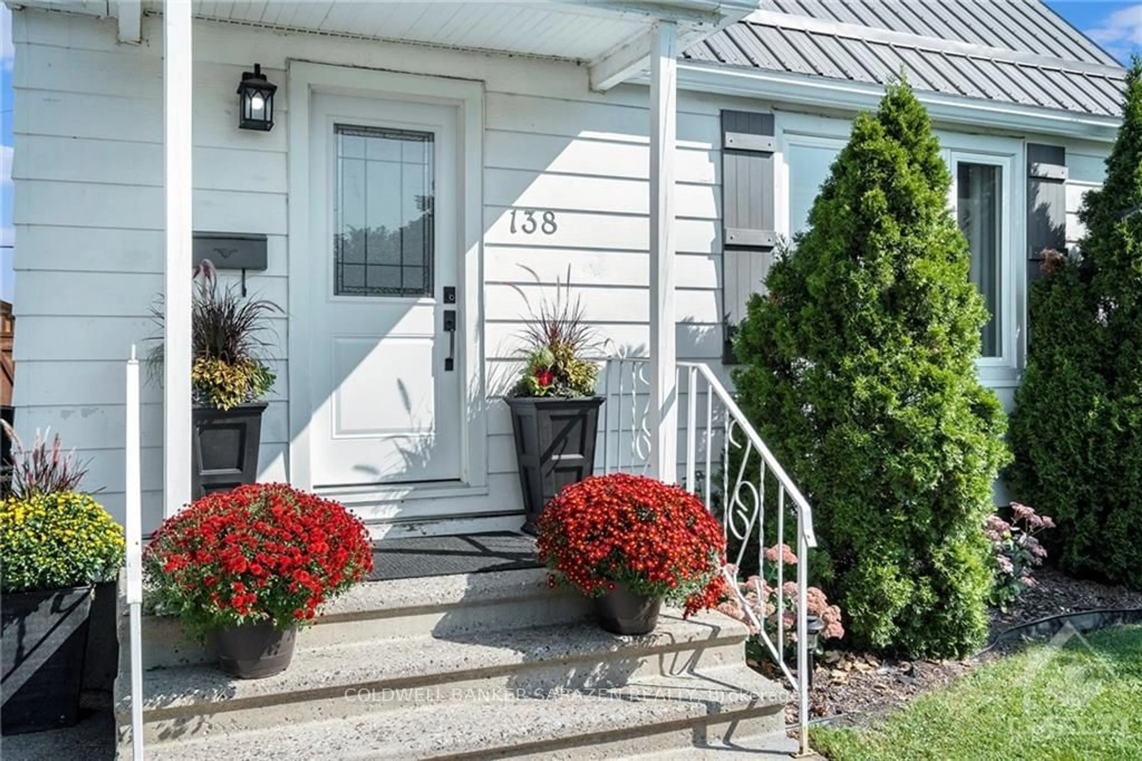 Indoor entryway, wood floors for 138 SECOND Ave, Arnprior Ontario K7S 1Y2