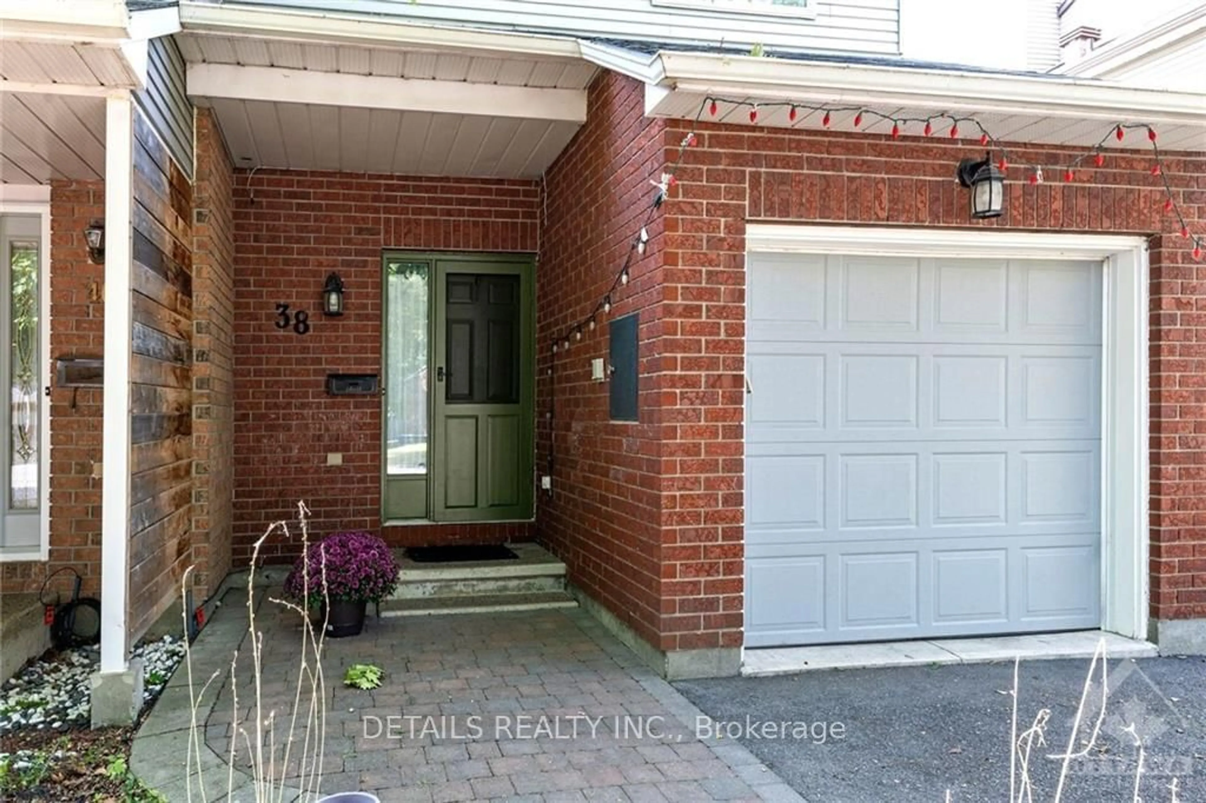 A pic from exterior of the house or condo, cottage for 38 ARMADALE Cres, Barrhaven Ontario K2J 4A4