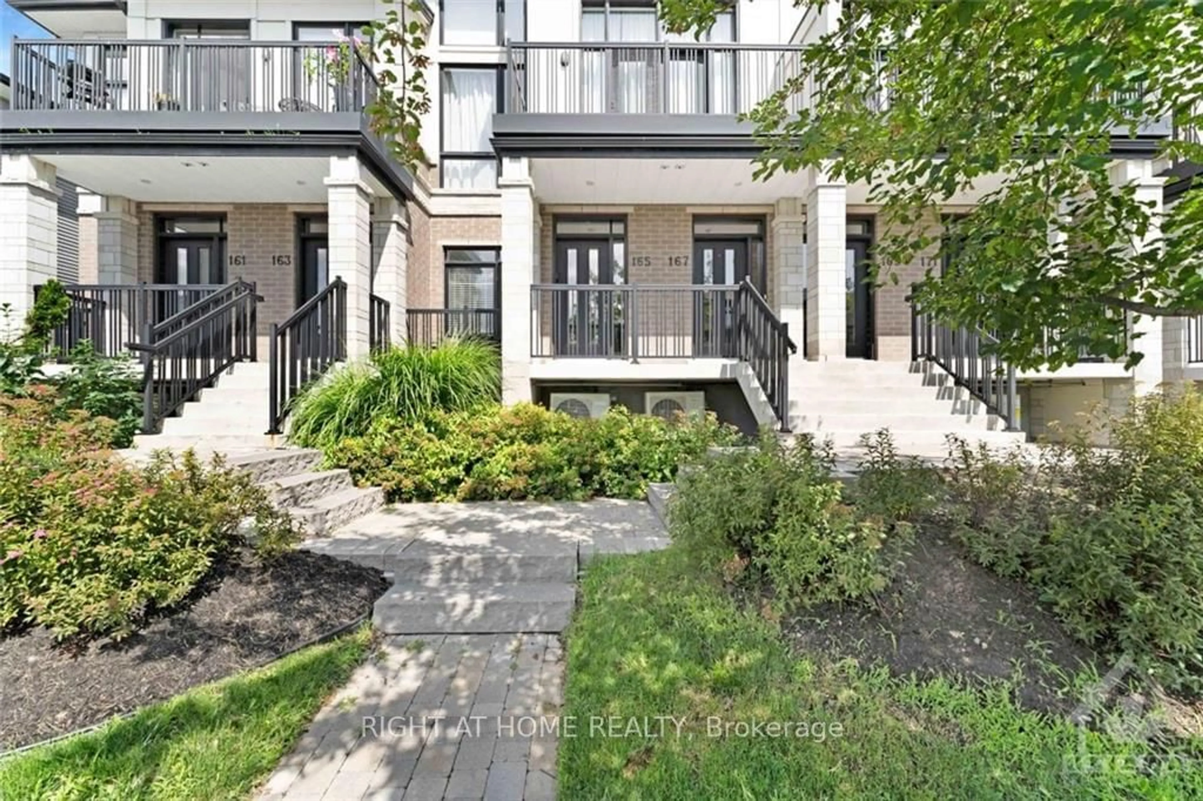 A pic from exterior of the house or condo, cottage for 165 POPLIN St, Blossom Park - Airport and Area Ontario K4M 0G7