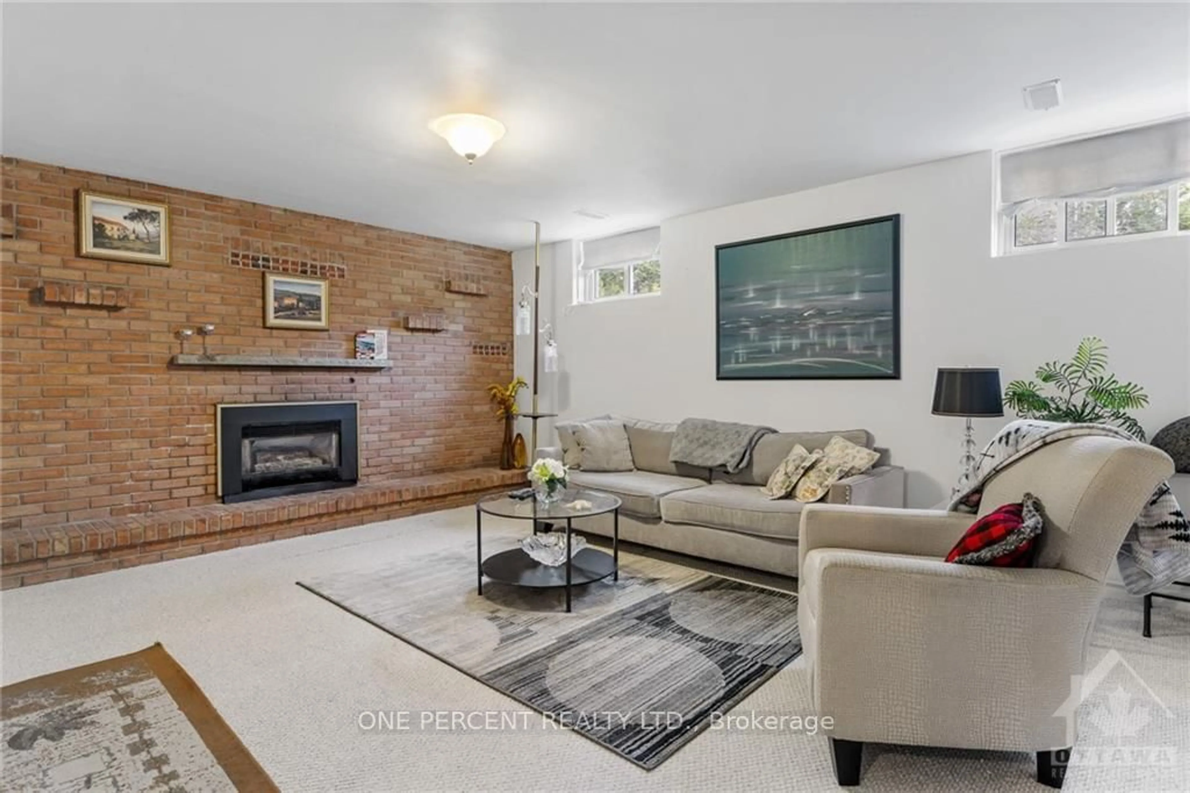 Living room, wood floors for 434 HILSON Ave, Westboro - Hampton Park Ontario K1Z 6C3