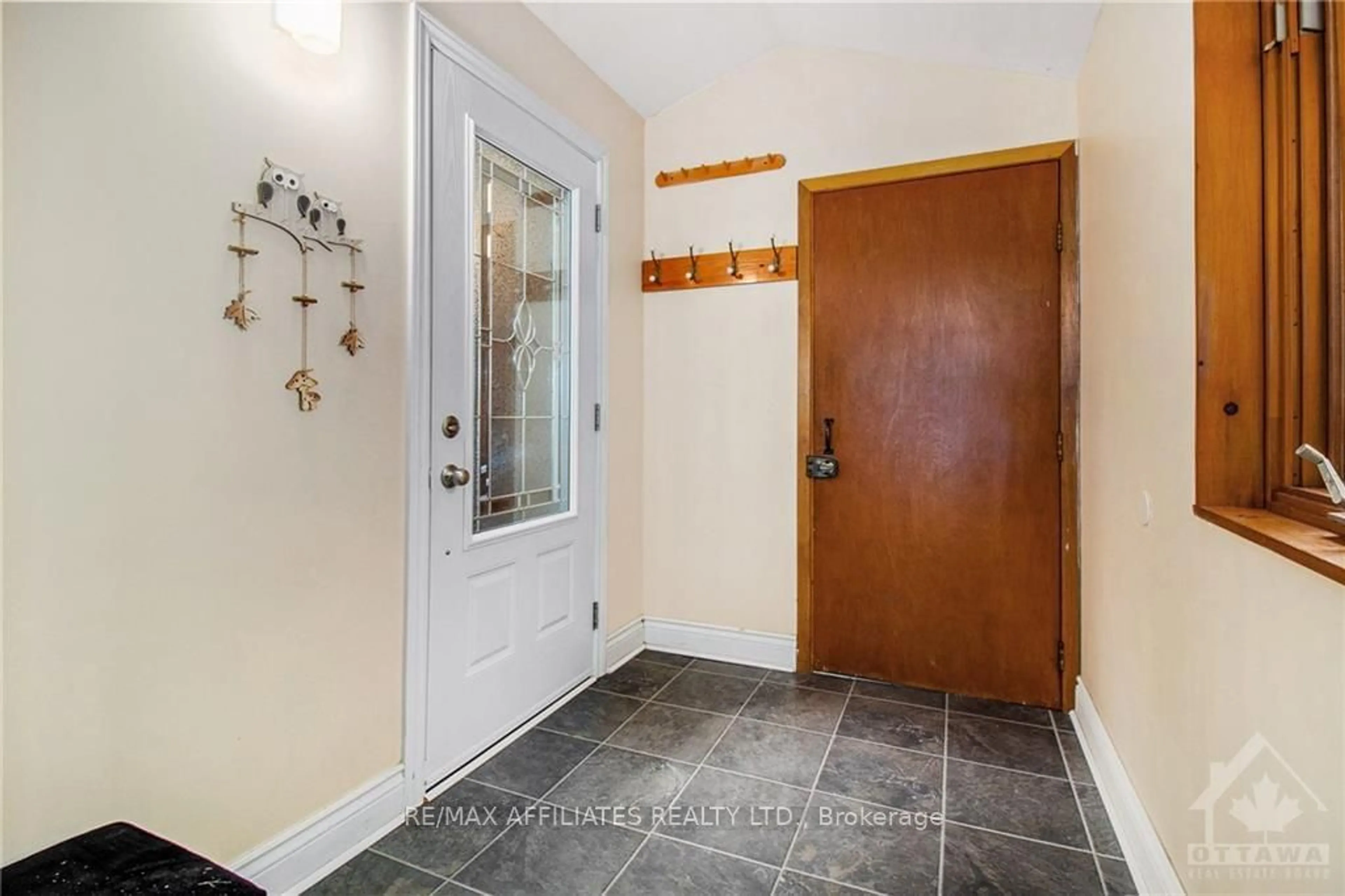 Indoor entryway, wood floors for 571 RIDEAU RIVER Rd, Montague Ontario K0G 1N0