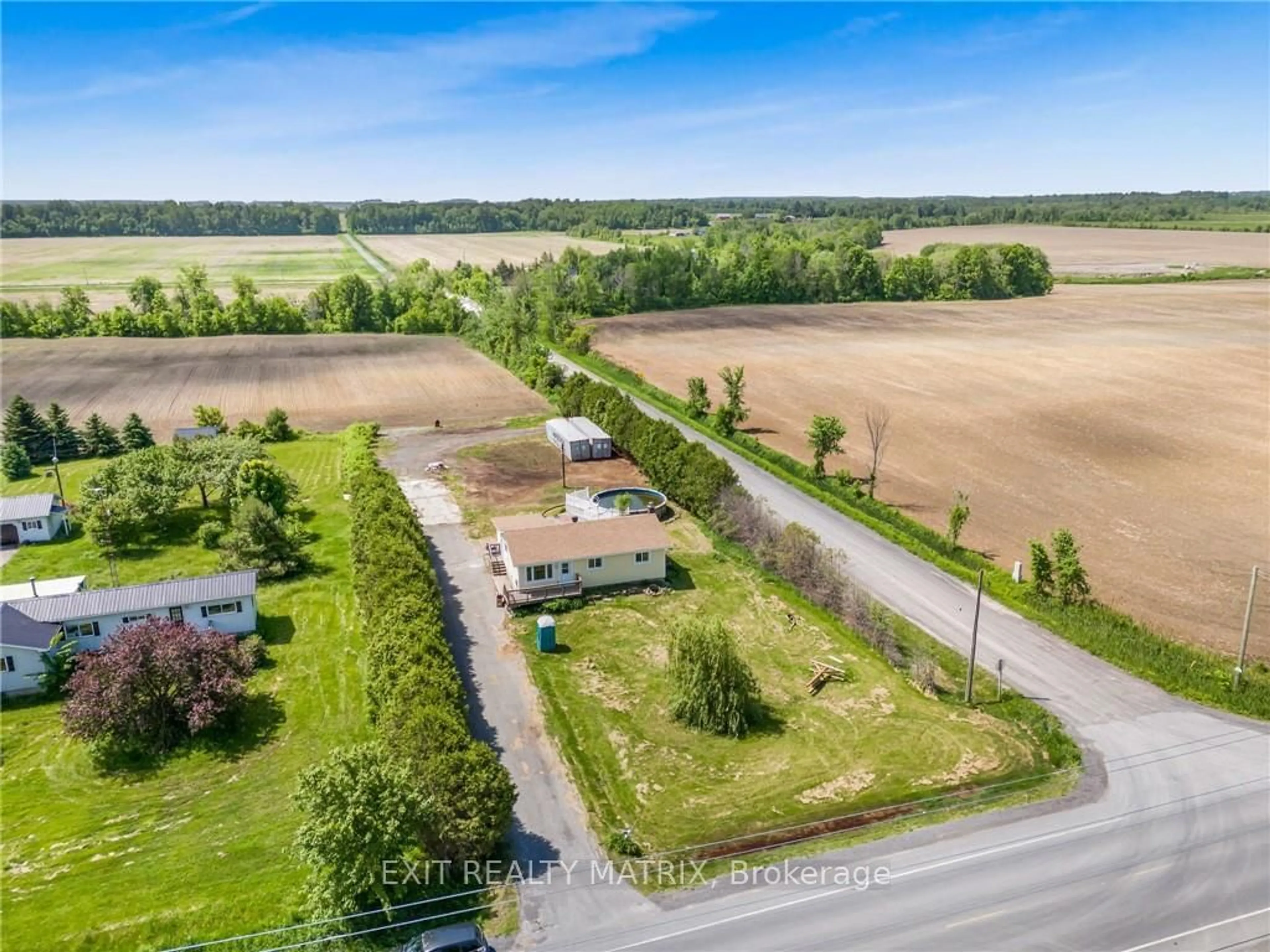 A pic from outside/outdoor area/front of a property/back of a property/a pic from drone, unknown for 590 COUNTY RD 10 Rd, East Hawkesbury Ontario K0B 1P0