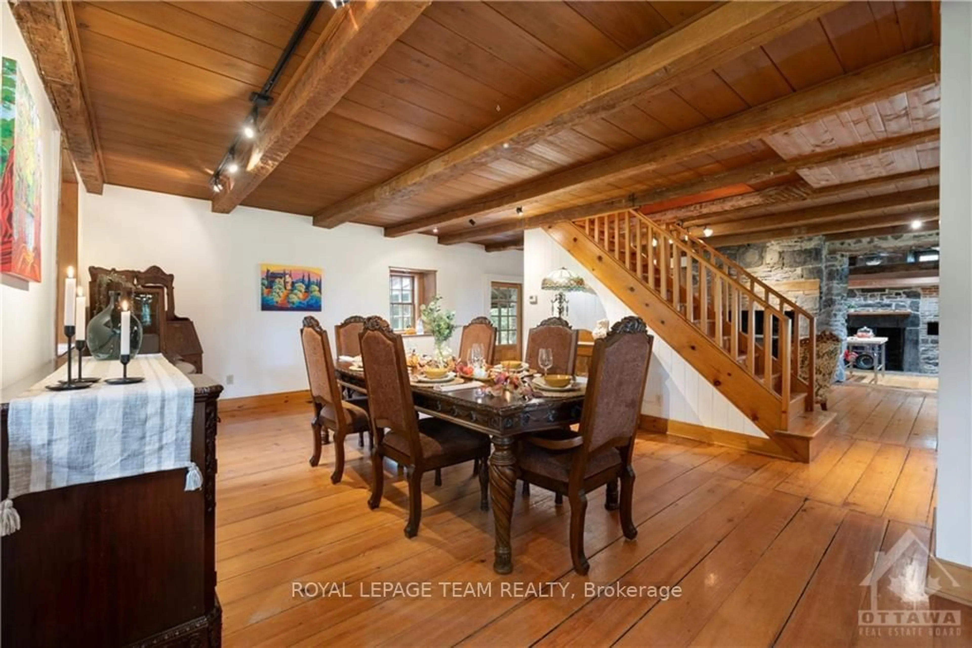 Dining room, wood floors, cottage for 16635 STORMONT DUNDAS AND GLENGARRY COUNTY RD  Rd, South Stormont Ontario K0C 1P0