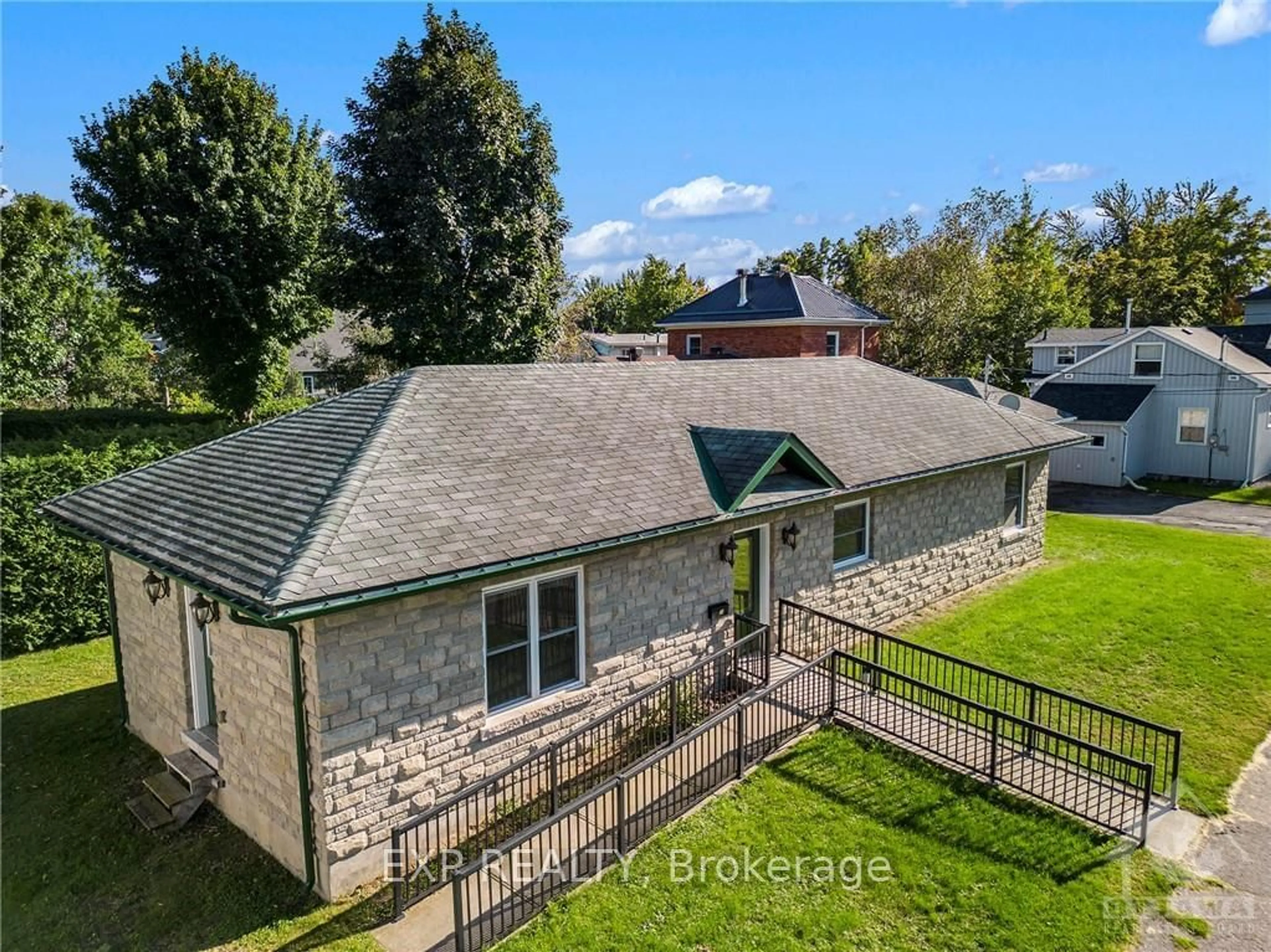 Frontside or backside of a home, cottage for 30 HALTON St, Perth Ontario K7H 2C2