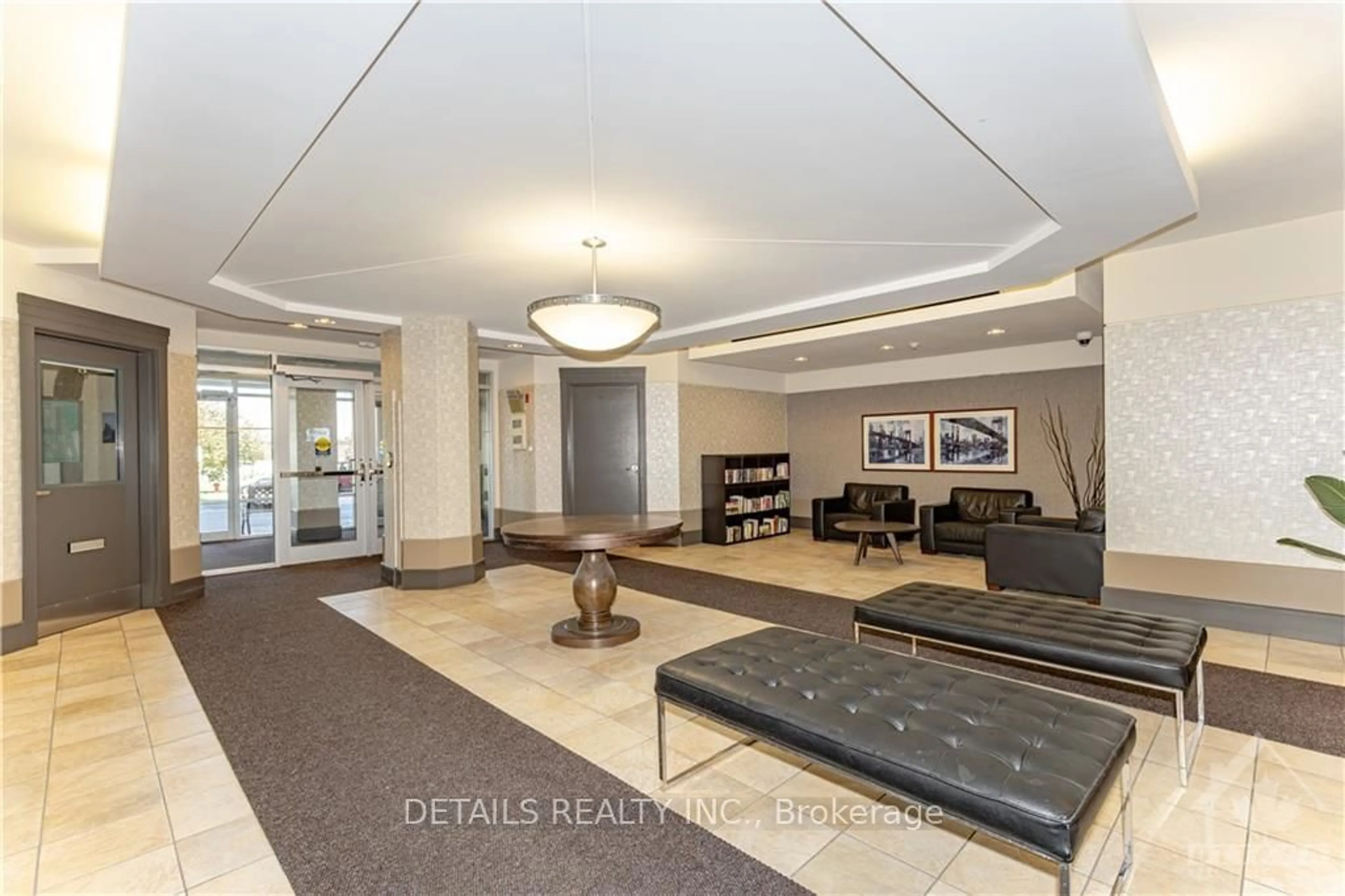 Indoor lobby, carpet floors for 310 CENTRAL PARK Dr #6A, Carlington - Central Park Ontario K2C 4G4