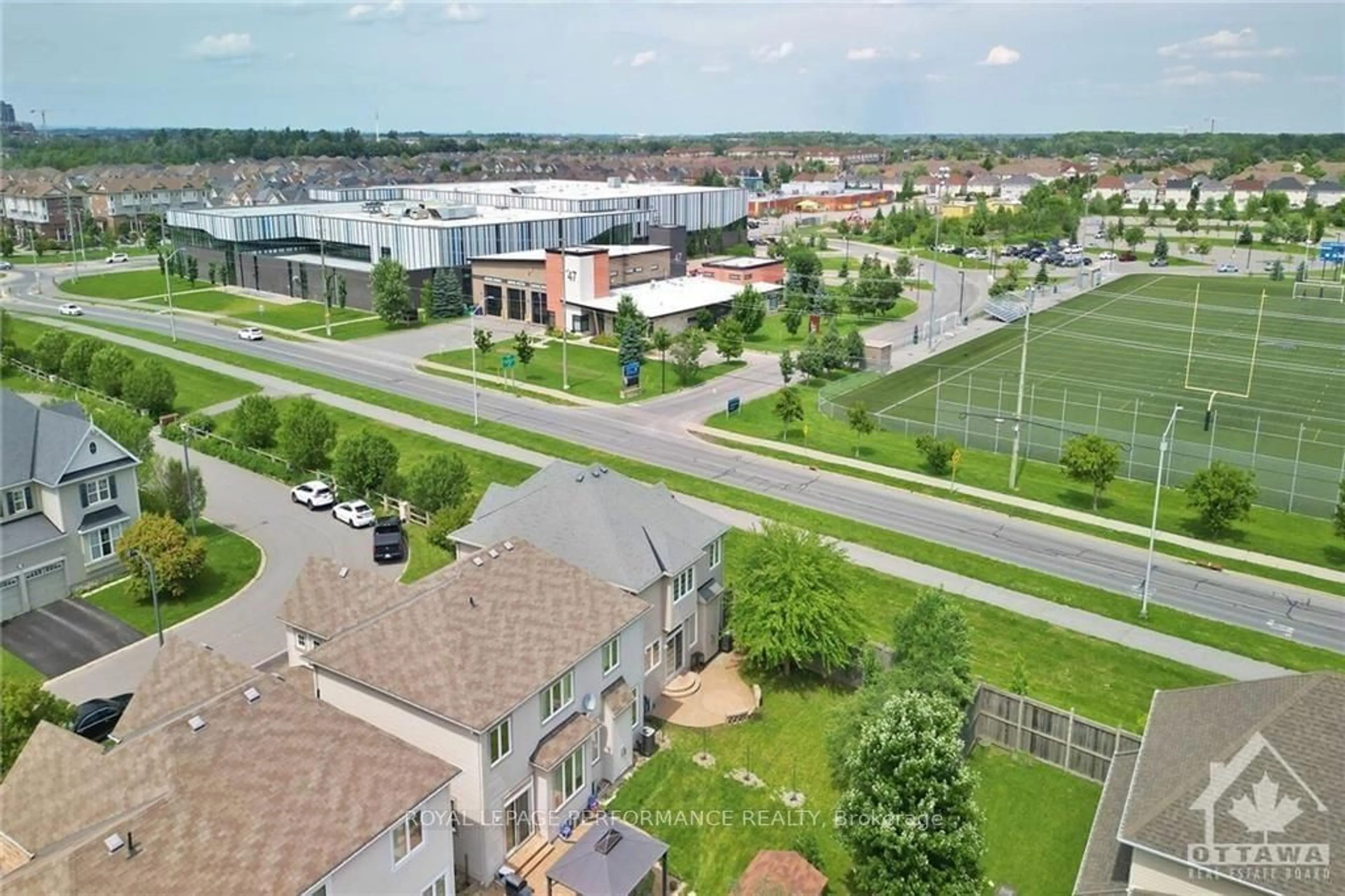 A pic from exterior of the house or condo, the street view for 2222 SUNSET COVE Circ, Barrhaven Ontario K2J 0J9