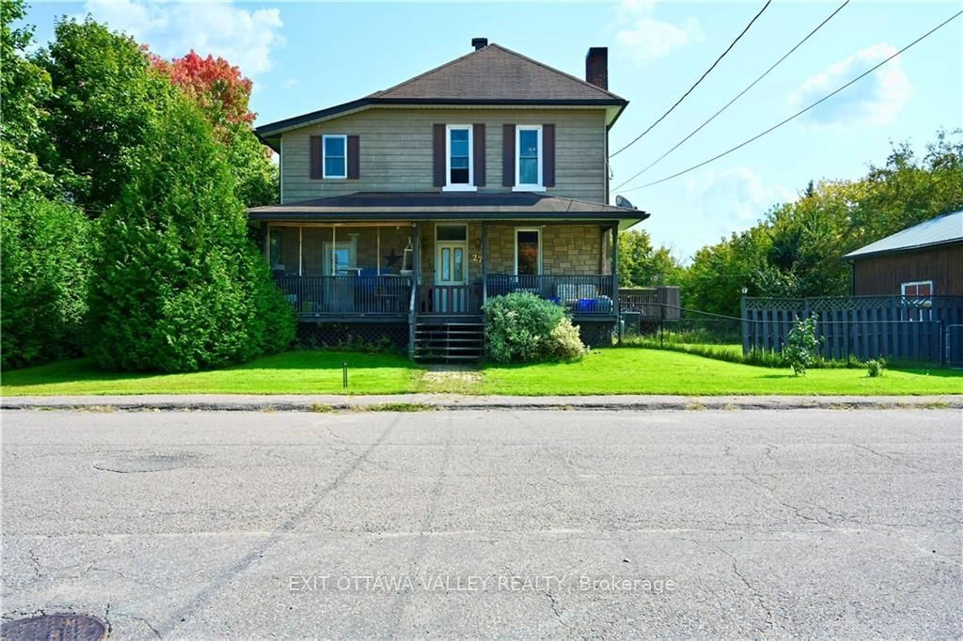 Frontside or backside of a home, cottage for 27 MEADOW St, Whitewater Region Ontario K0J 1K0