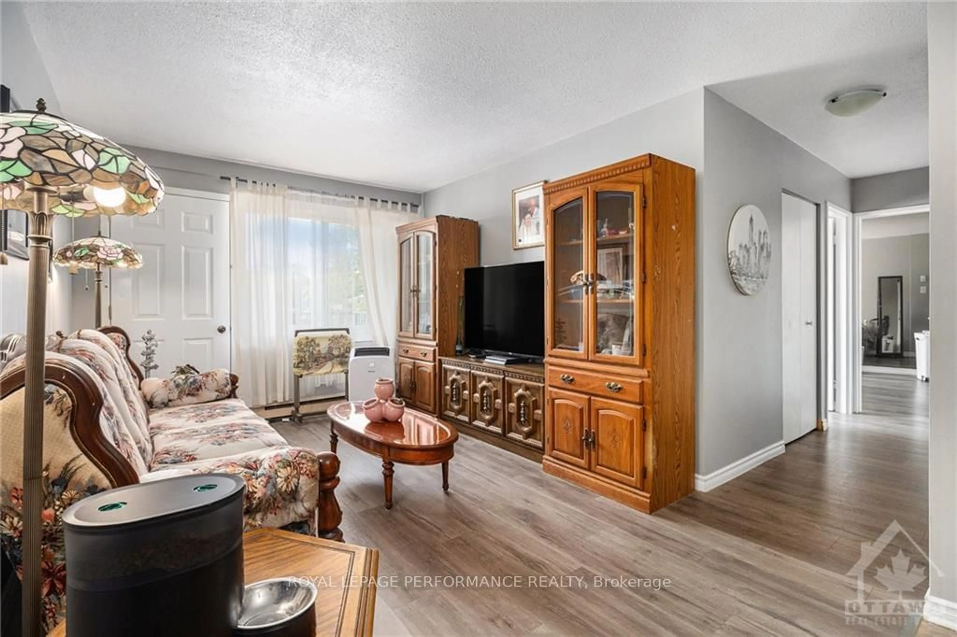 Living room, wood floors for 2041 ARROWSMITH Dr #301B, Beacon Hill North - South and Area Ontario K1J 7V7