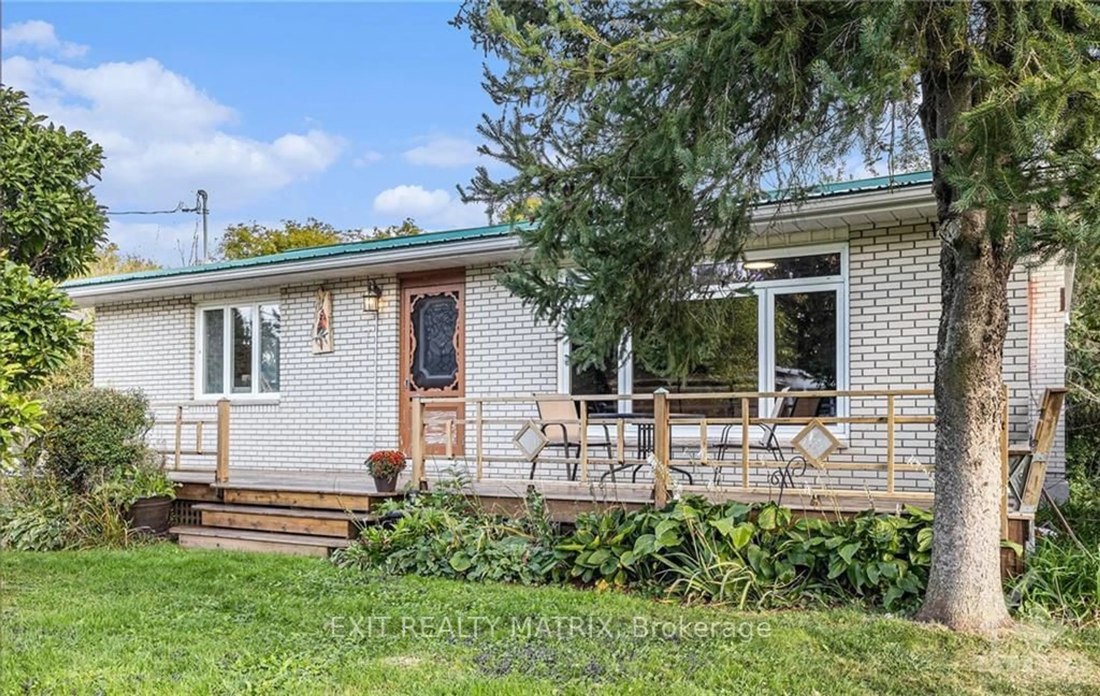 Frontside or backside of a home, cottage for 7 LAPALME St, Russell Ontario K0A 1W0