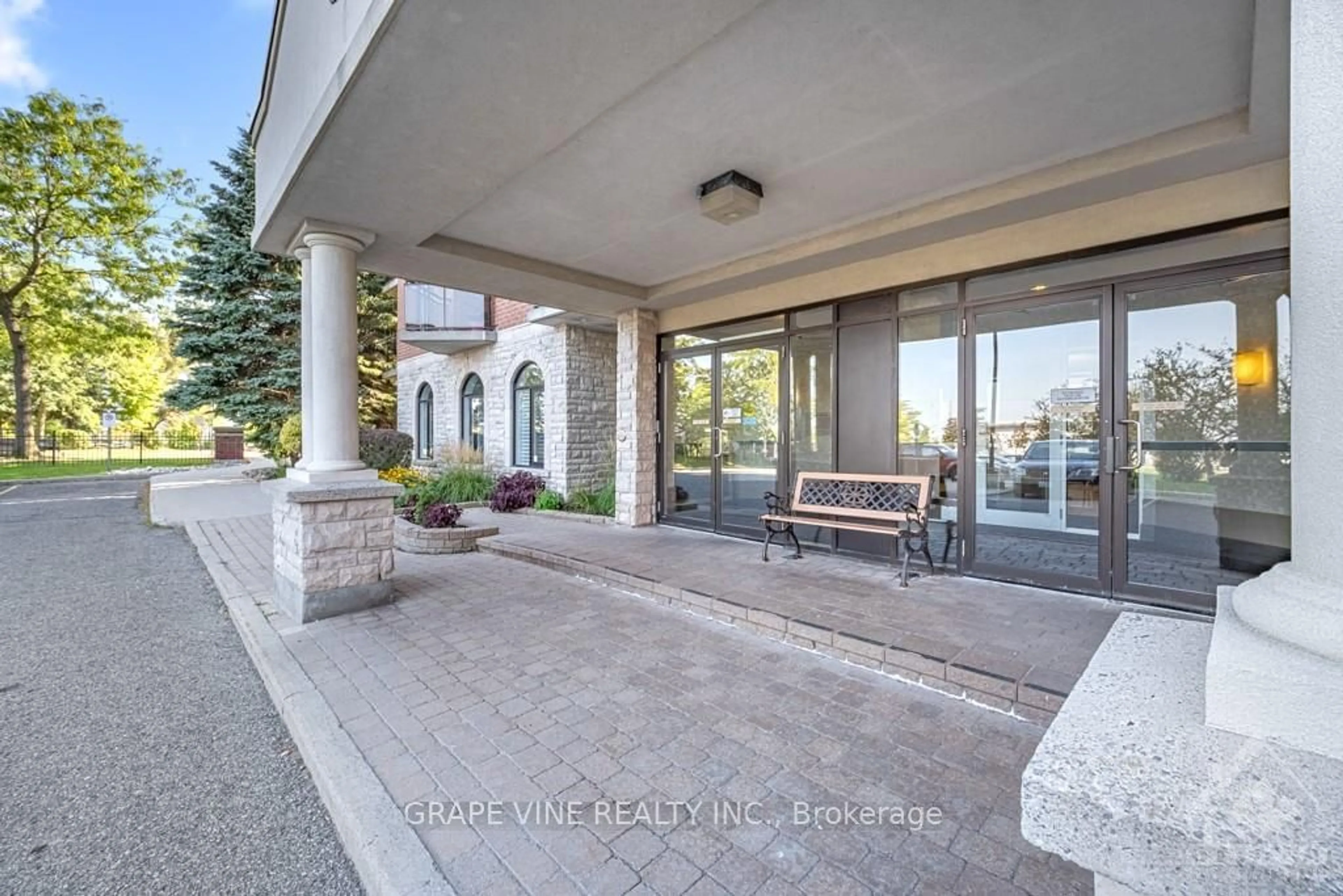 Indoor foyer, cement floor for 310 CENTRAL PARK Dr #9B, Carlington - Central Park Ontario K2C 4G4