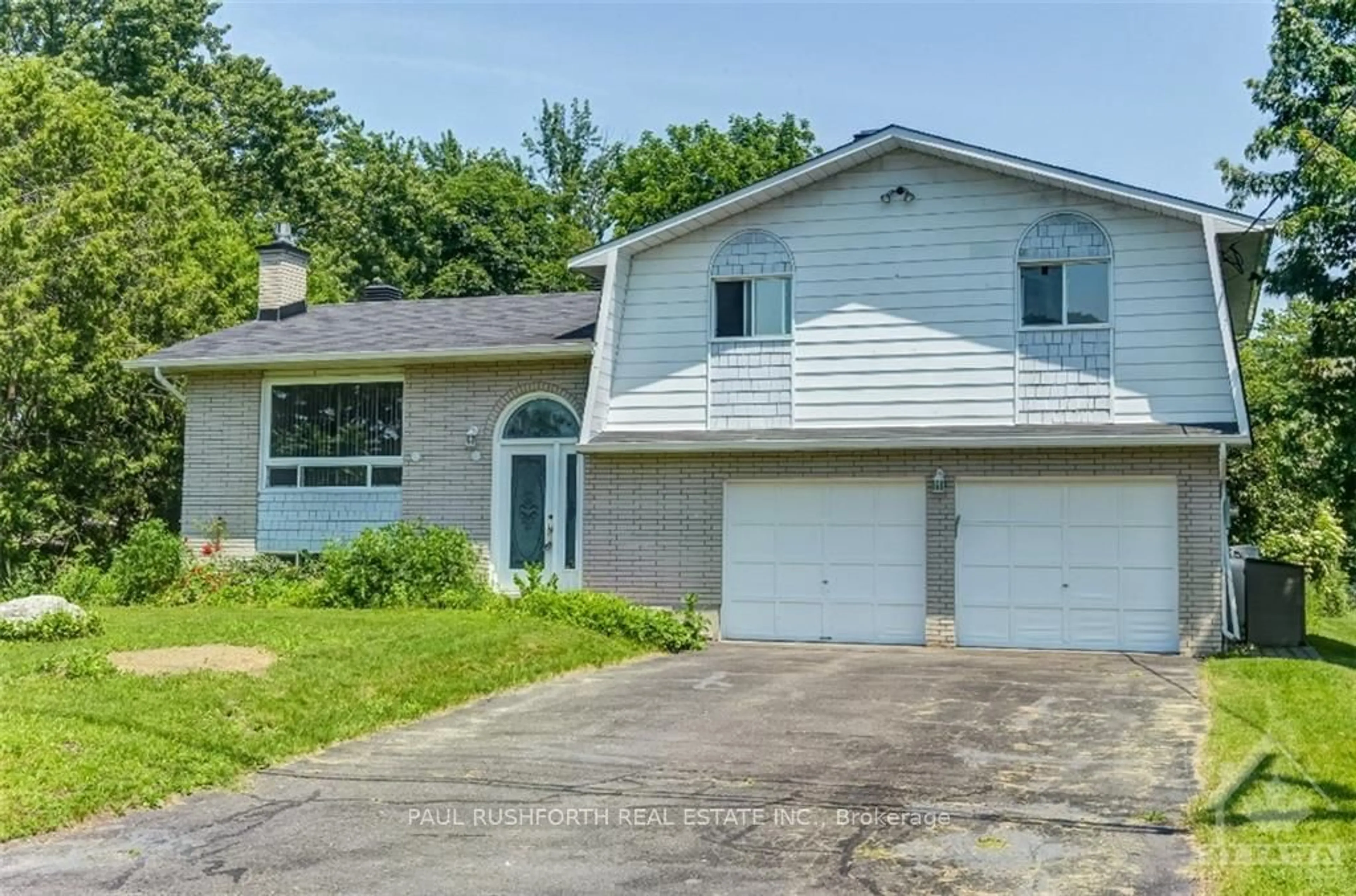 Frontside or backside of a home, the street view for 895 MEADOW LANE Rd, Orleans - Cumberland and Area Ontario K4C 1C4