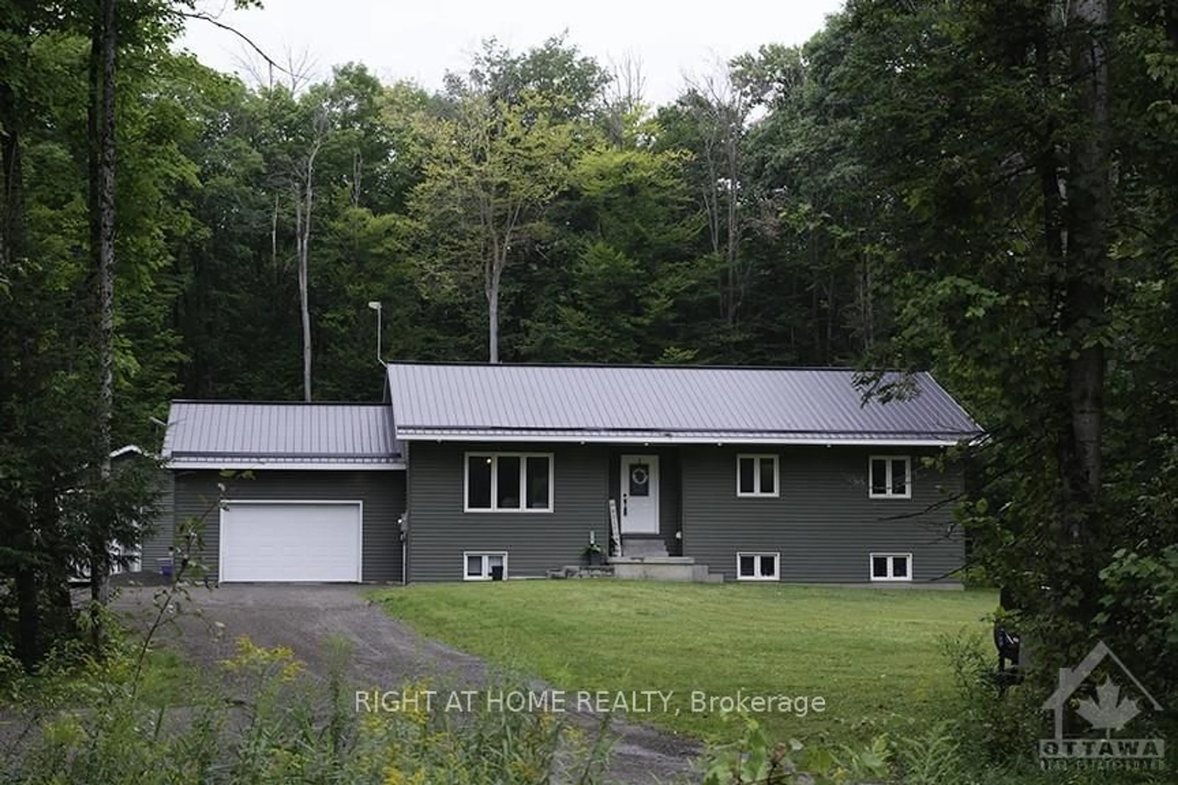 Frontside or backside of a home, cottage for 513 STEWARTVILLE Rd, McNab/Braeside Ontario K0A 3L0