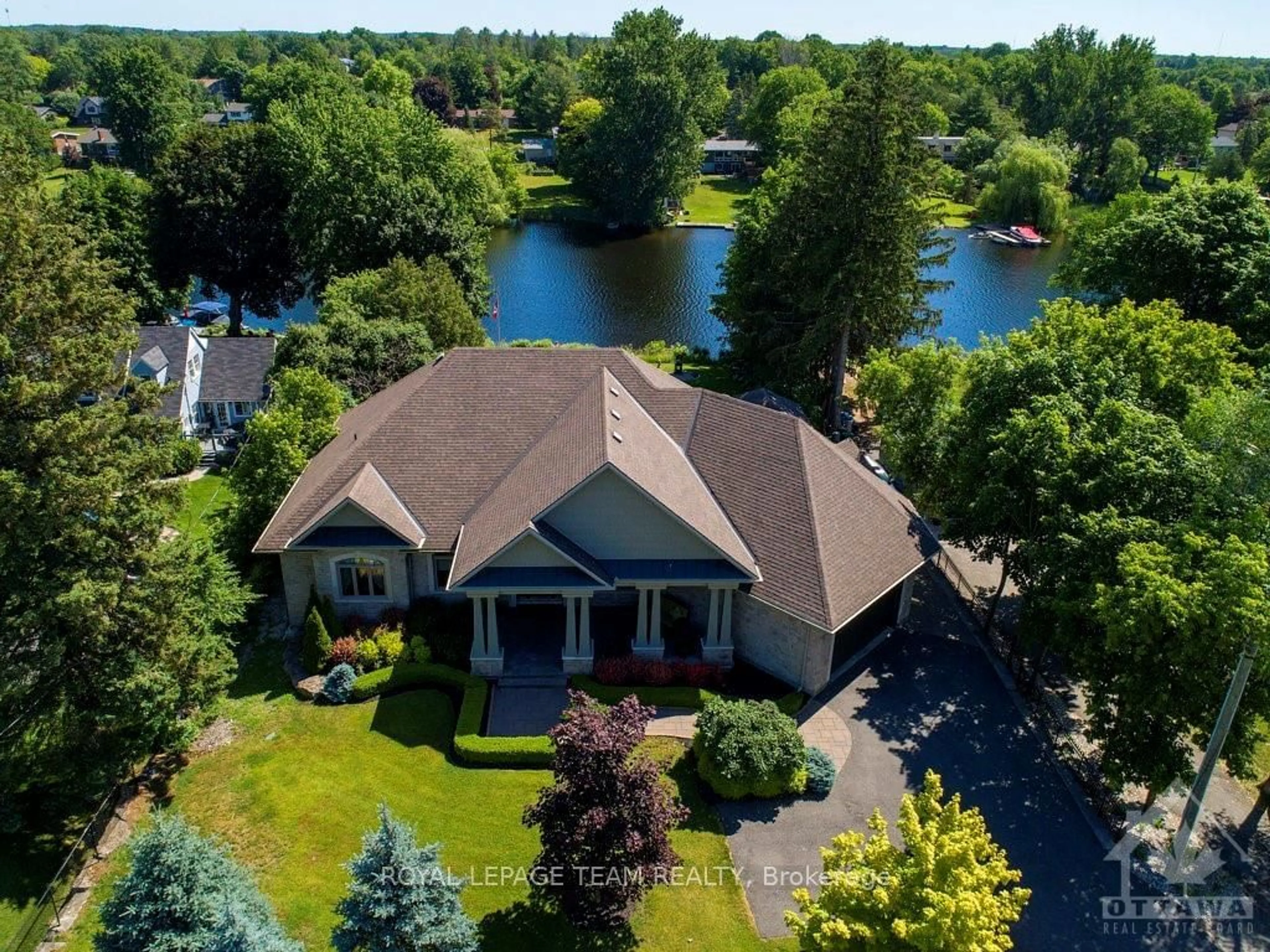 Frontside or backside of a home, cottage for 5591 MANOTICK MAIN St, Manotick - Kars - Rideau Twp and Area Ontario K4M 1A4