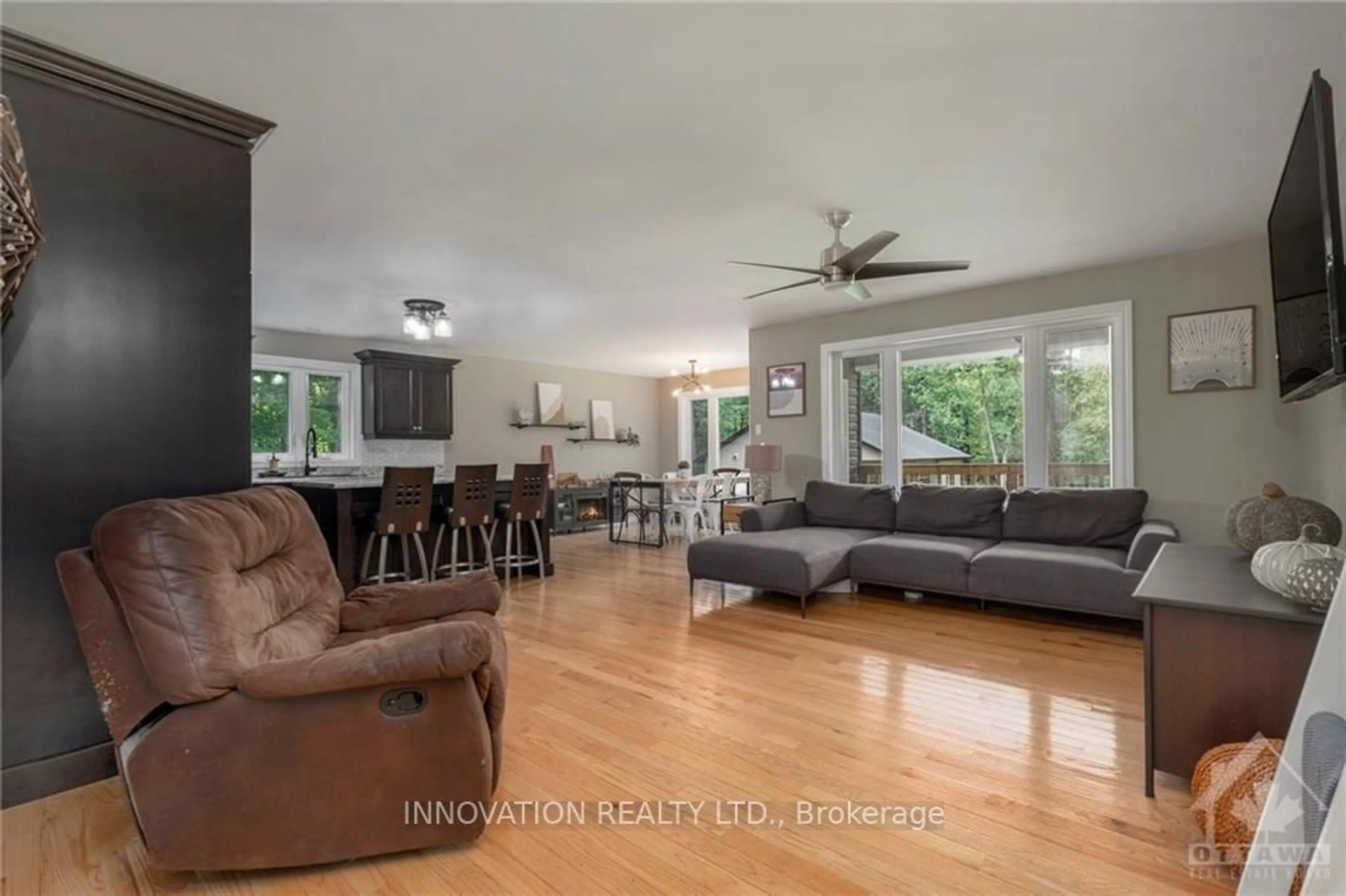 Living room, wood floors for 1523 GARDEN OF EDEN Rd, Horton Ontario K7V 3Z8