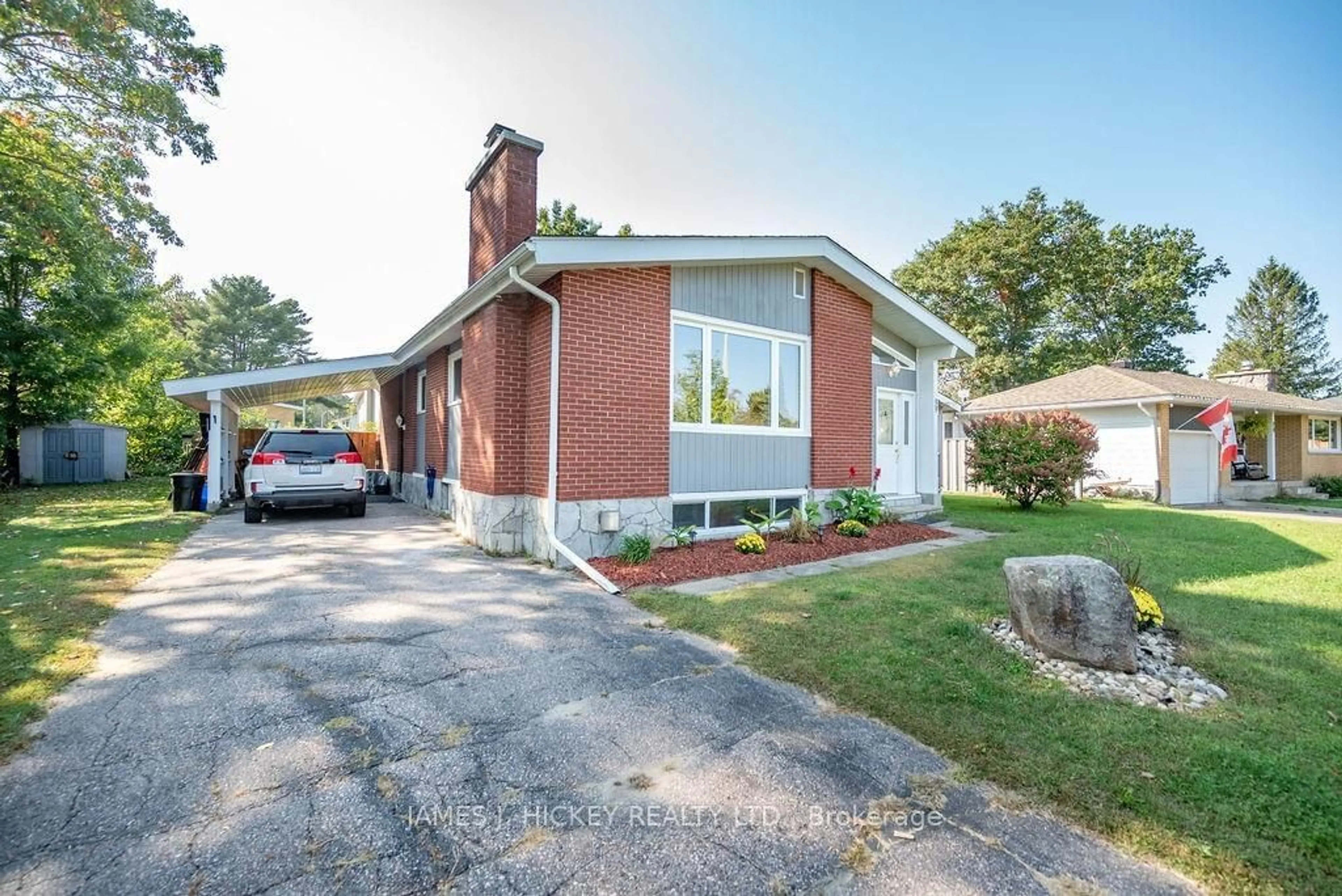 Home with brick exterior material for 18 Claremount Rd, Deep River Ontario K0J 1P0