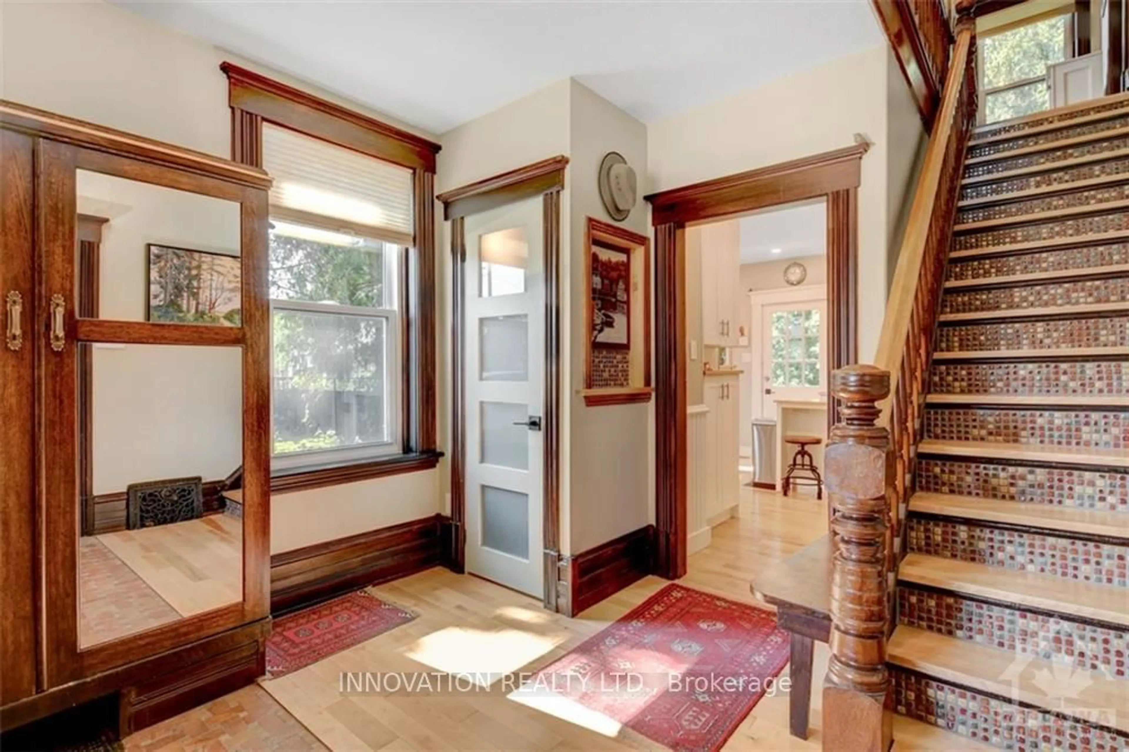 Indoor entryway, wood floors for 252 HARRINGTON St, Arnprior Ontario K2S 2T9