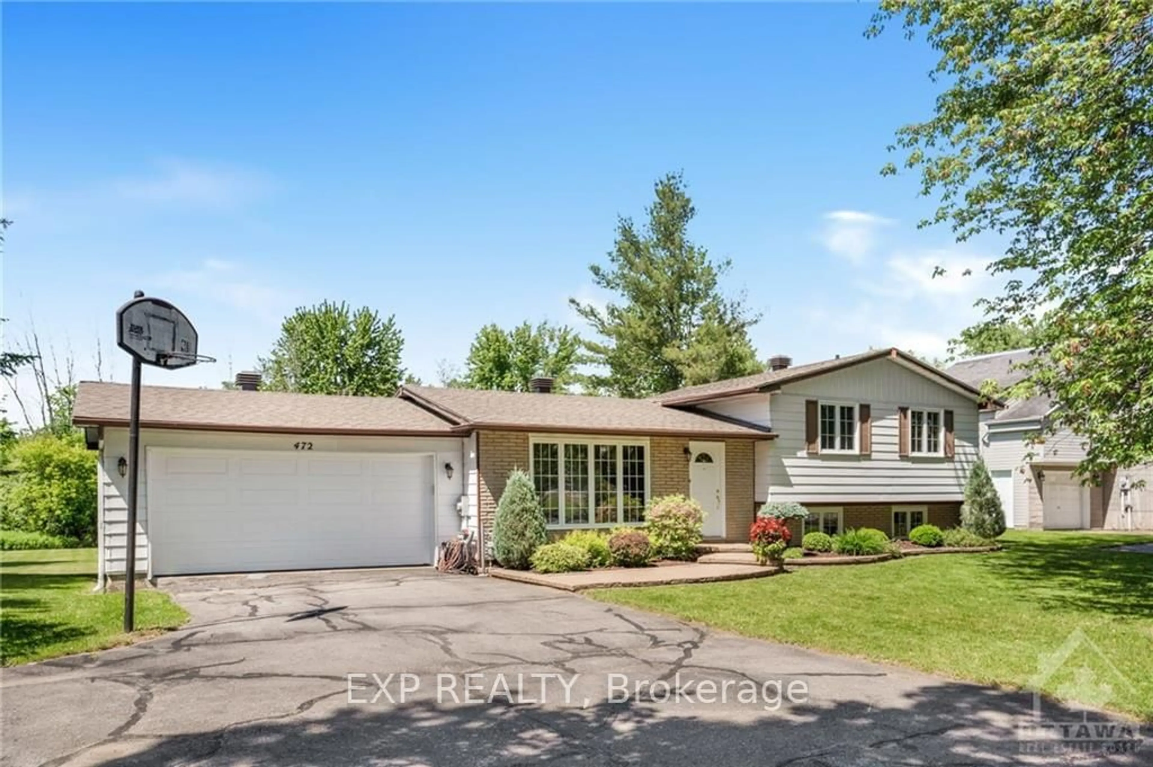 Frontside or backside of a home, the street view for 472 FRONT Rd, Champlain Ontario K0B 1K0