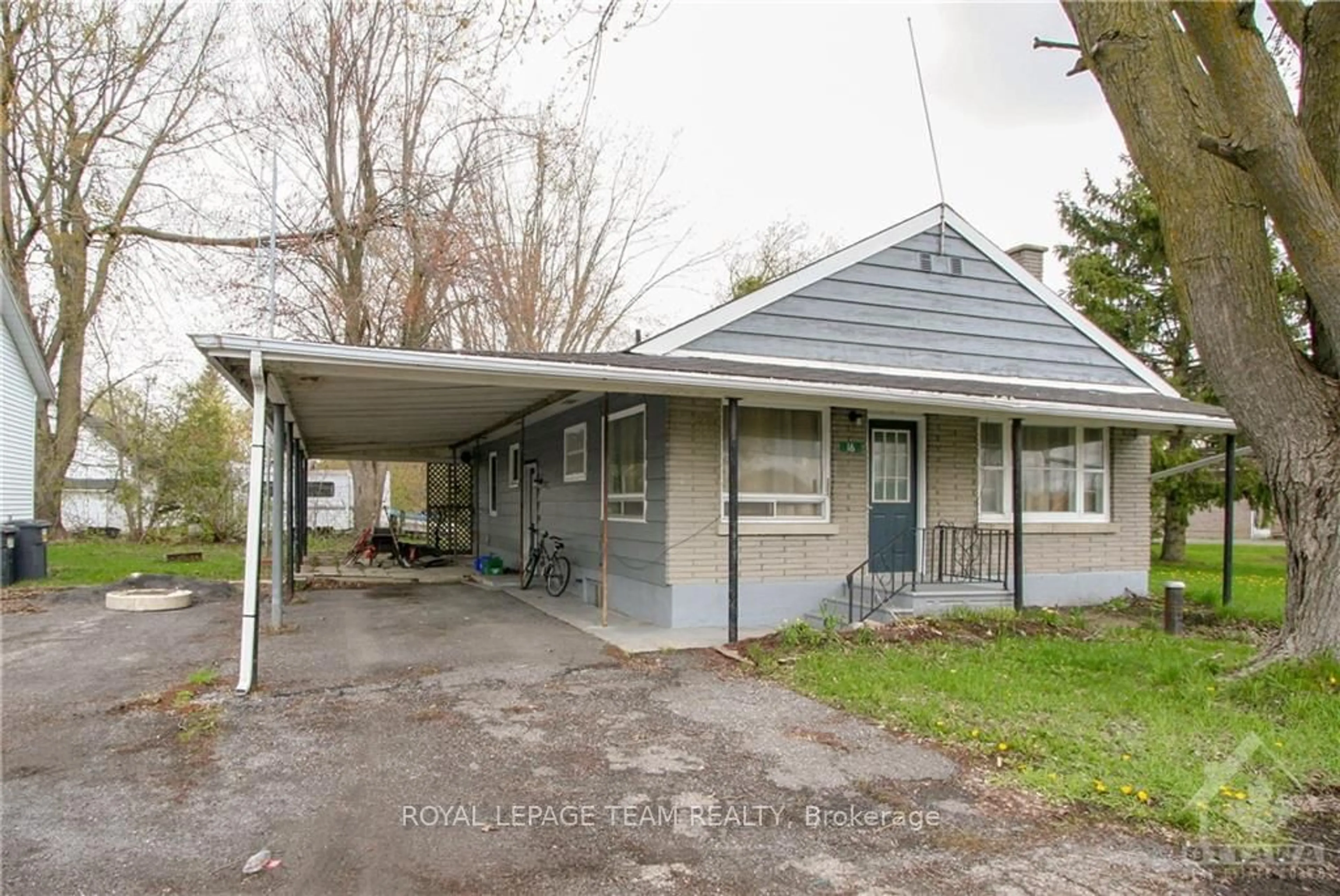 Frontside or backside of a home, cottage for 9 COCKBURN St, North Stormont Ontario K0C 1G0