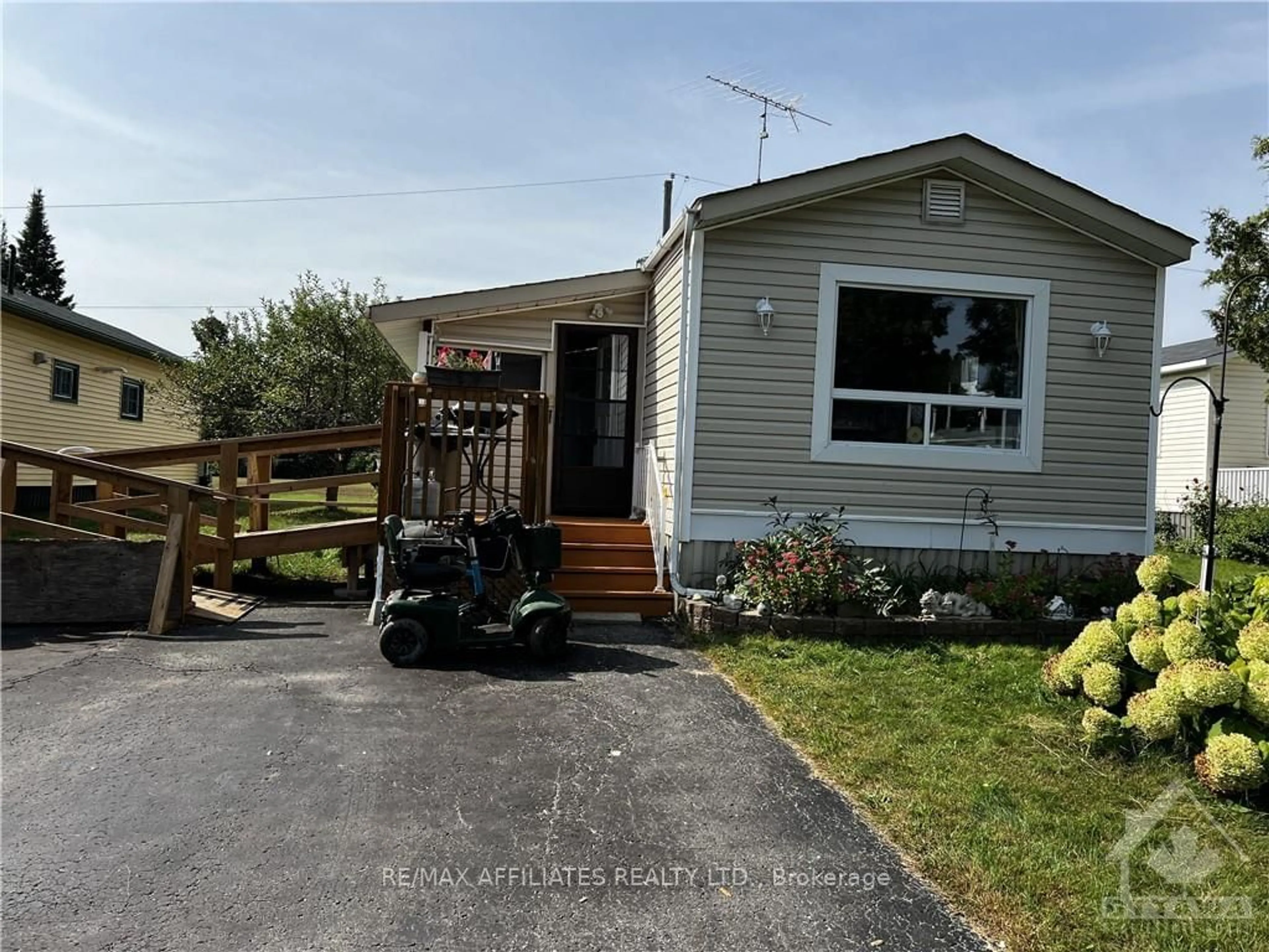 A pic from exterior of the house or condo, cottage for 247 PARK Cres, Beckwith Ontario K7C 4R5