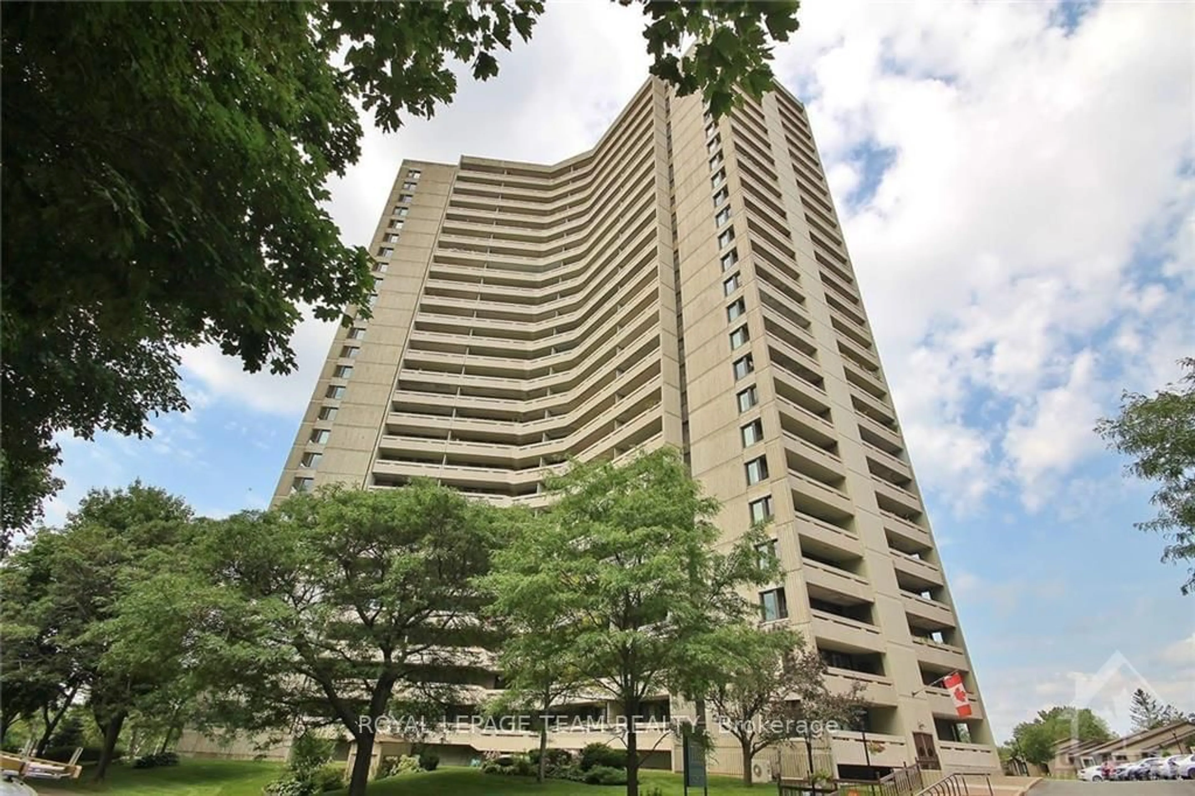 A pic from exterior of the house or condo, the front or back of building for 1171 AMBLESIDE Dr #1012, Woodroffe Ontario K2B 8E1