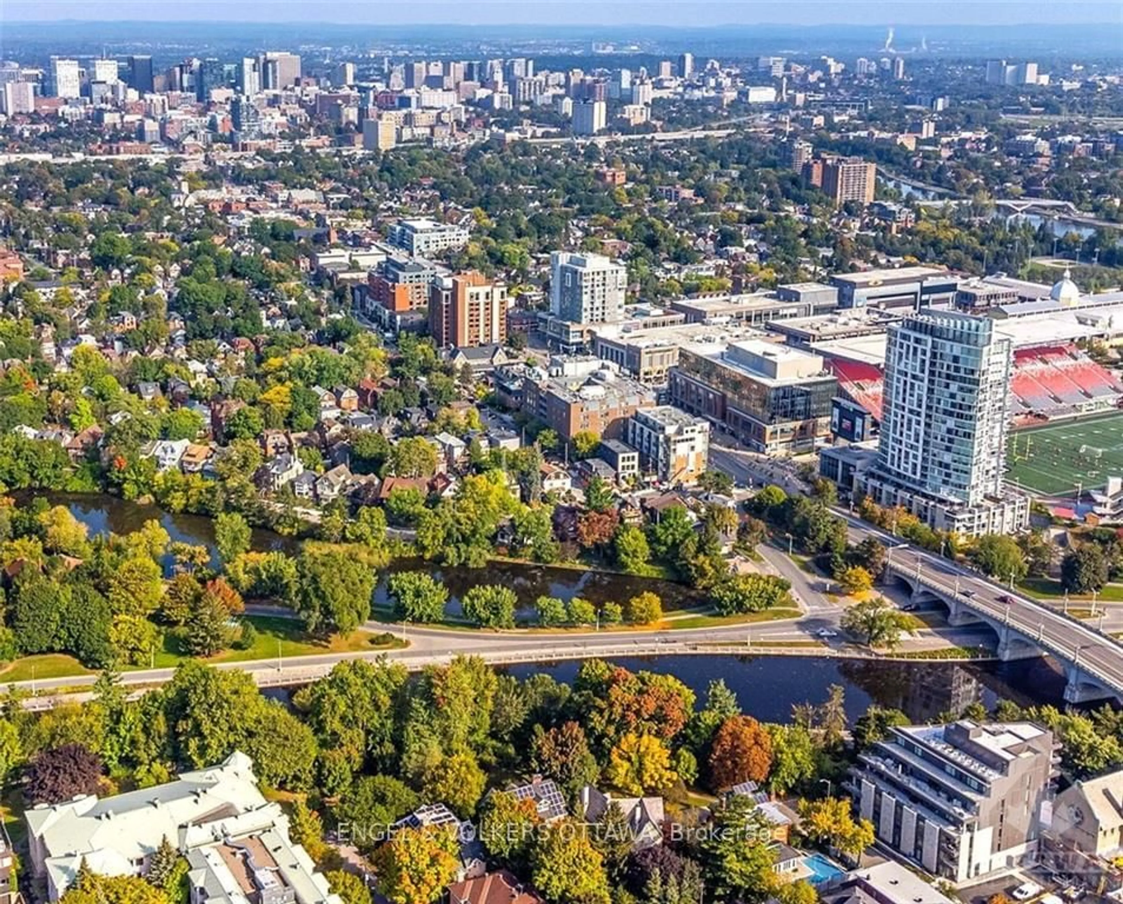 A pic from exterior of the house or condo, the view of city buildings for 1035 BANK St #1801, Glebe - Ottawa East and Area Ontario K1S 5K3