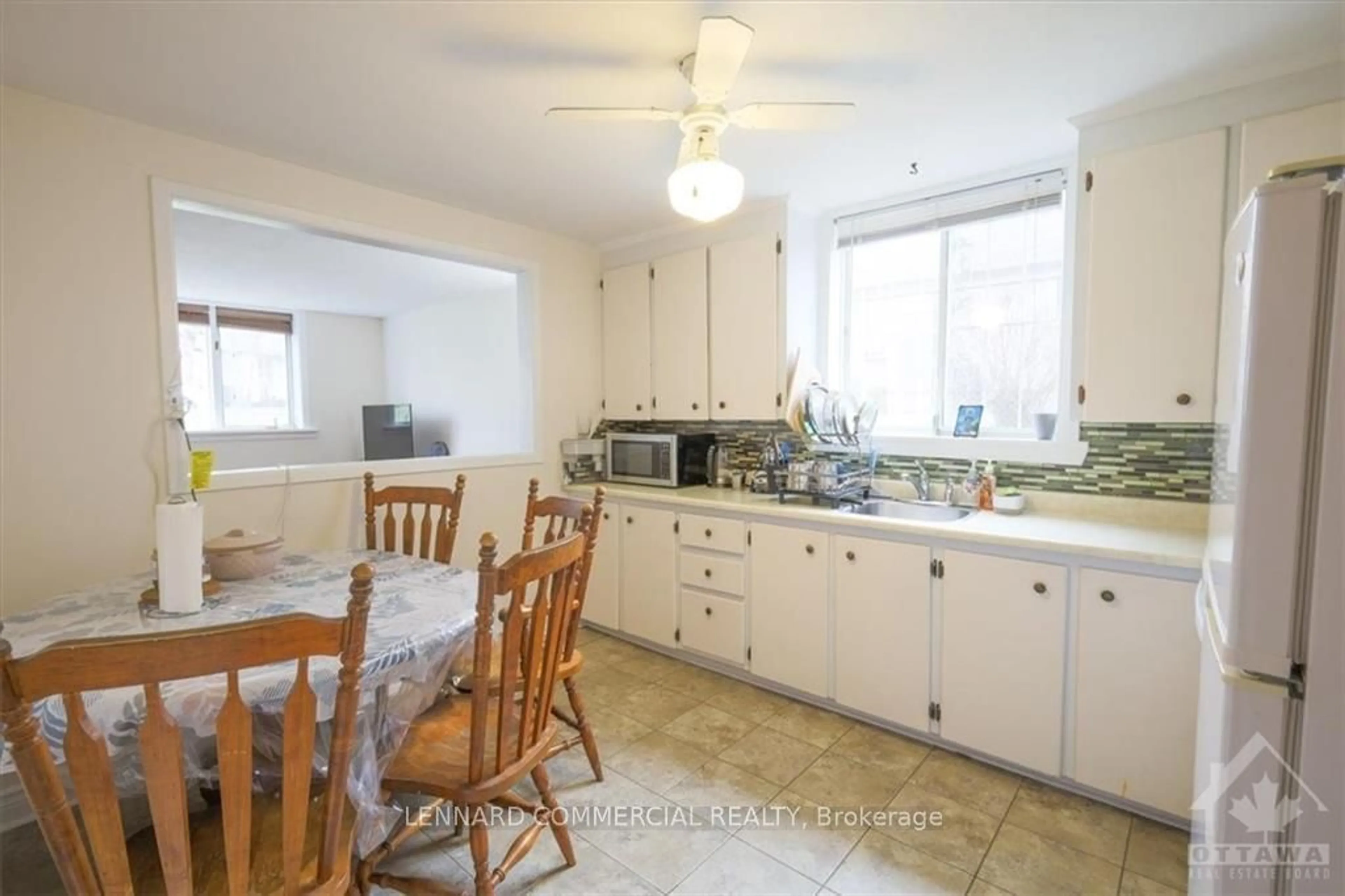 Standard kitchen, cottage for 543 GUY St, Overbook - Castleheights and Area Ontario K1K 1B8