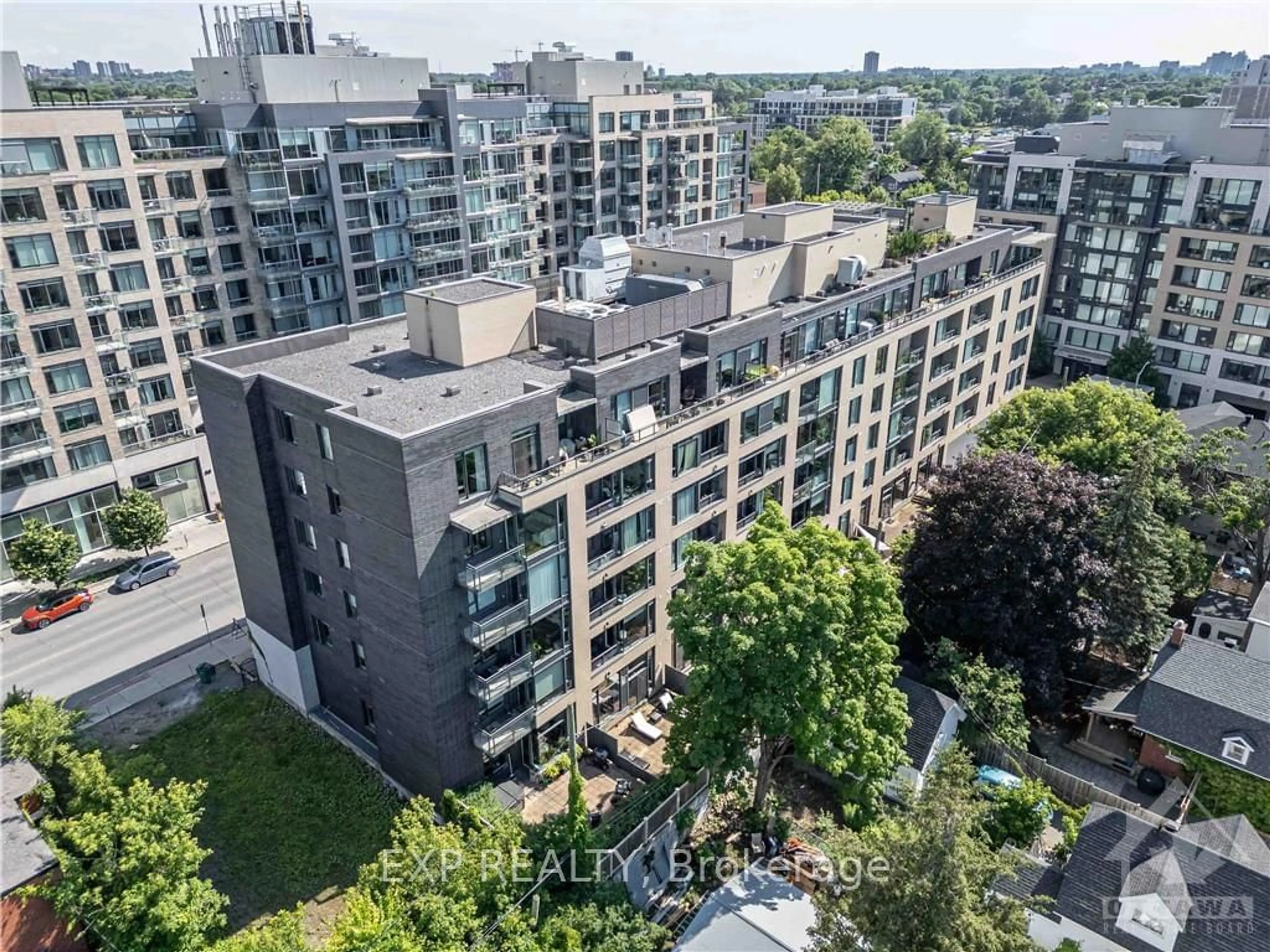 A pic from exterior of the house or condo, the view of city buildings for 101 RICHMOND Rd #411, Westboro - Hampton Park Ontario K1Z 0A6