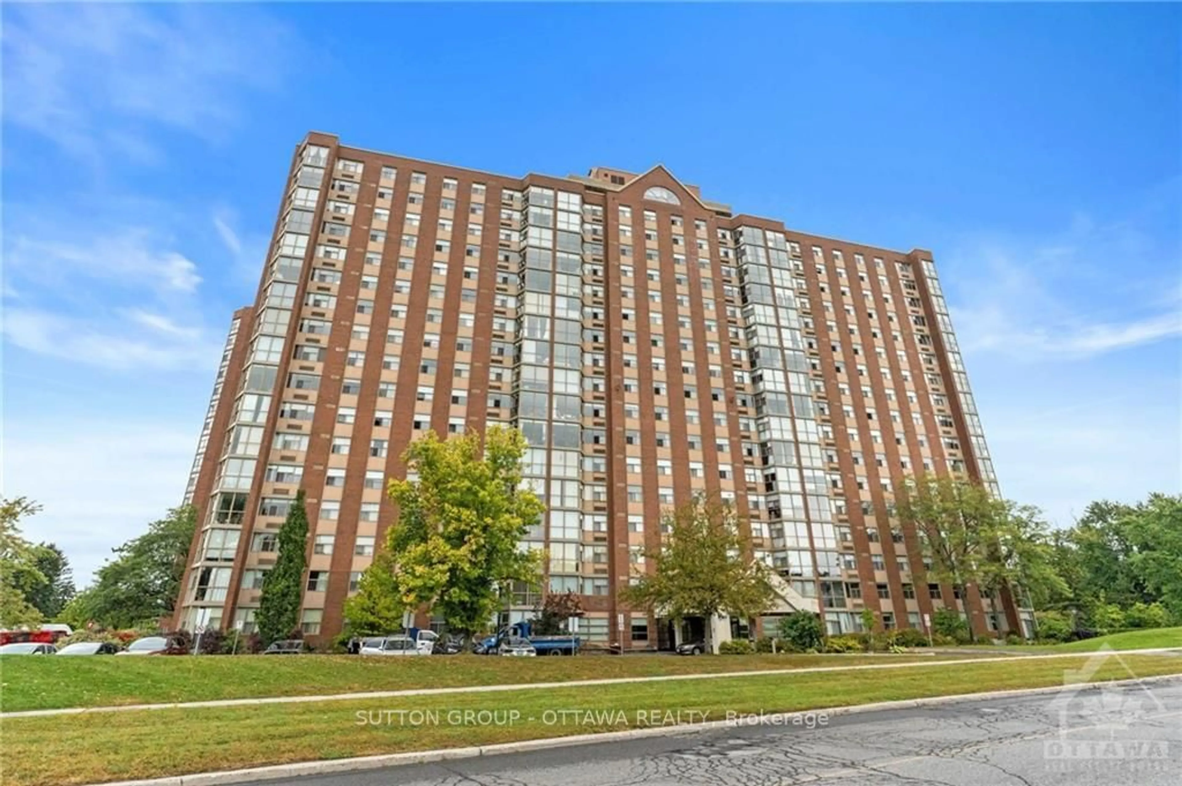 A pic from exterior of the house or condo, the front or back of building for 2760 CAROUSEL Cres #1111, Blossom Park - Airport and Area Ontario K1T 2N4