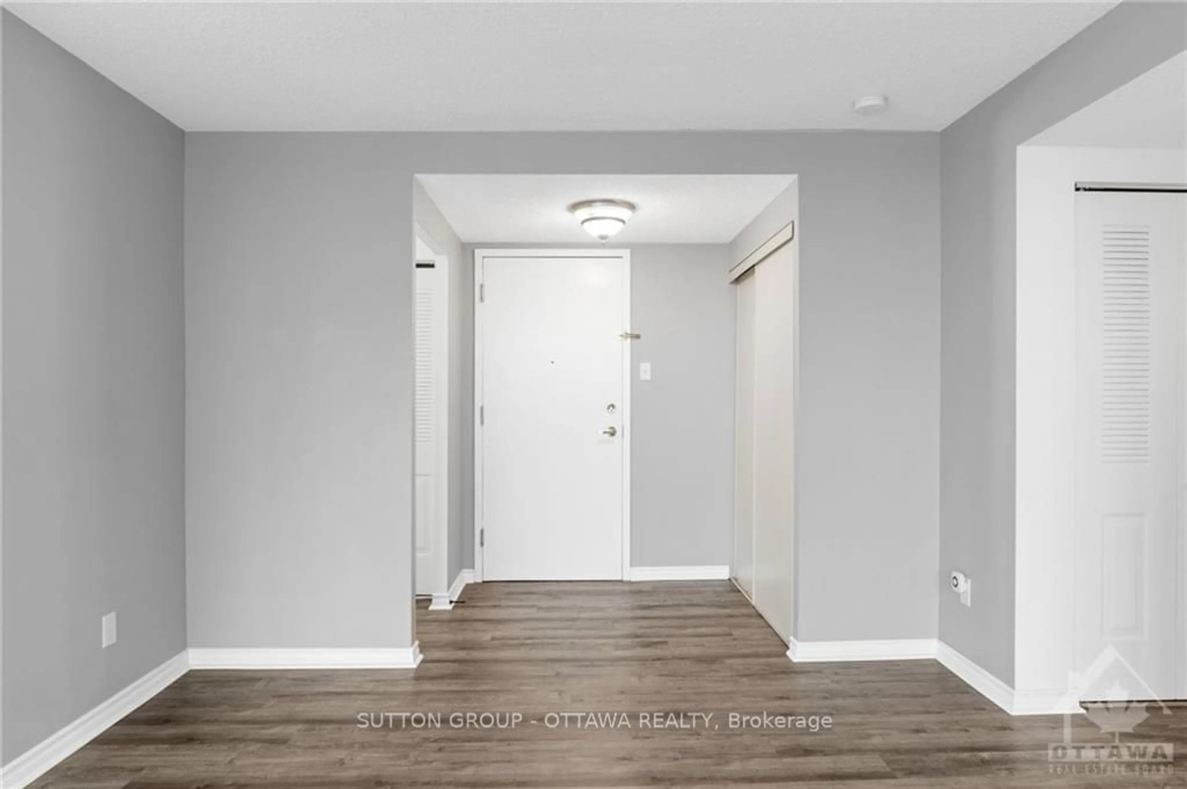 Indoor entryway, not visible floor for 2760 CAROUSEL Cres #1111, Blossom Park - Airport and Area Ontario K1T 2N4