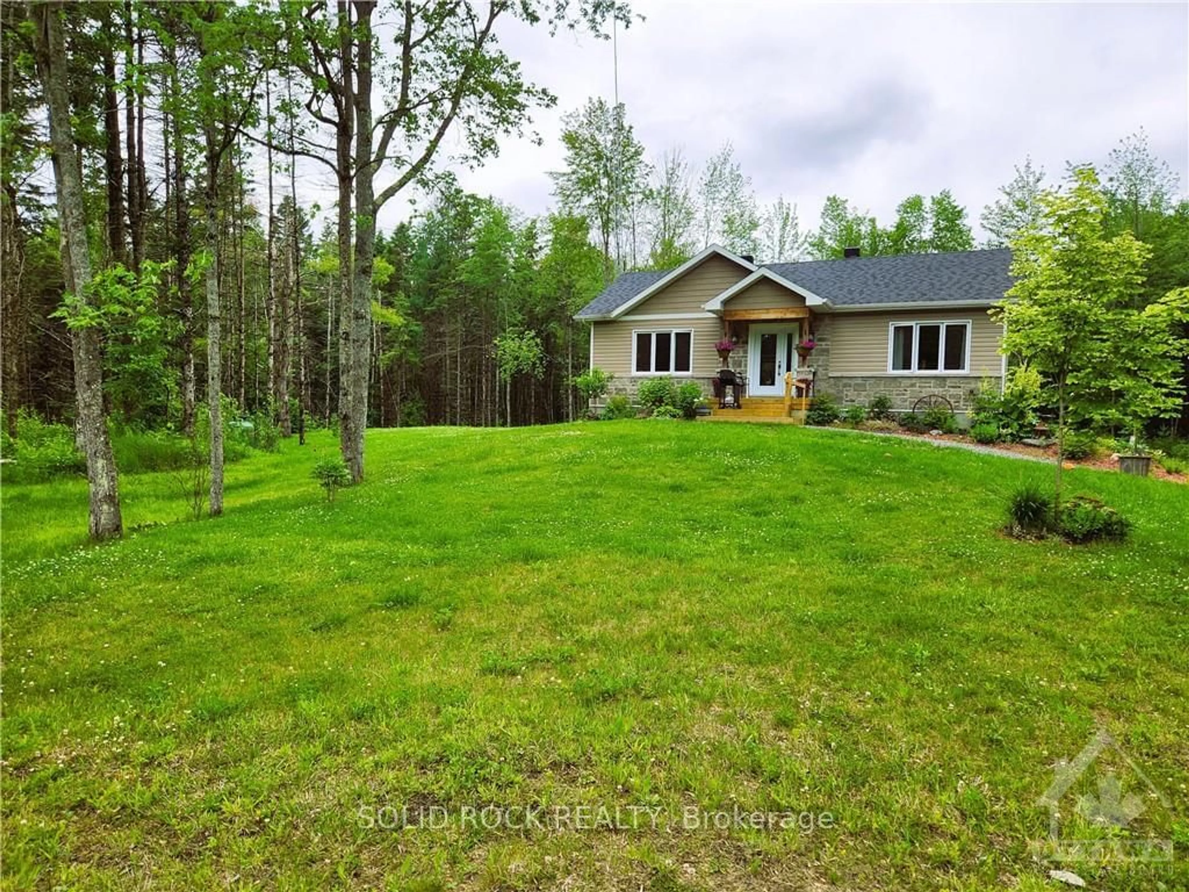 Frontside or backside of a home, cottage for 1410 DU GOLF Rd, Clarence-Rockland Ontario K0A 1N0