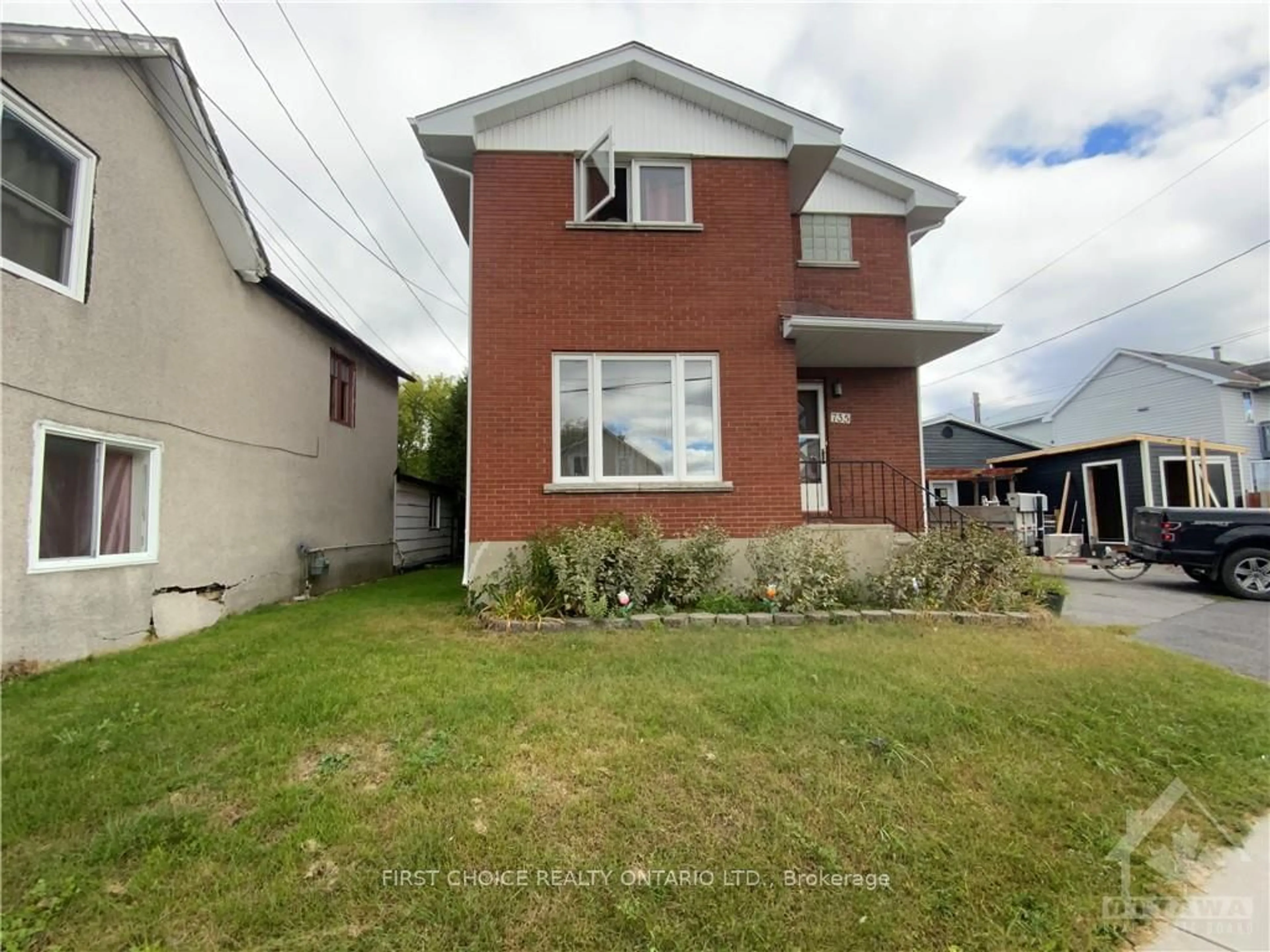 Frontside or backside of a home, the street view for 735 REGENT St, Hawkesbury Ontario K6A 1G5