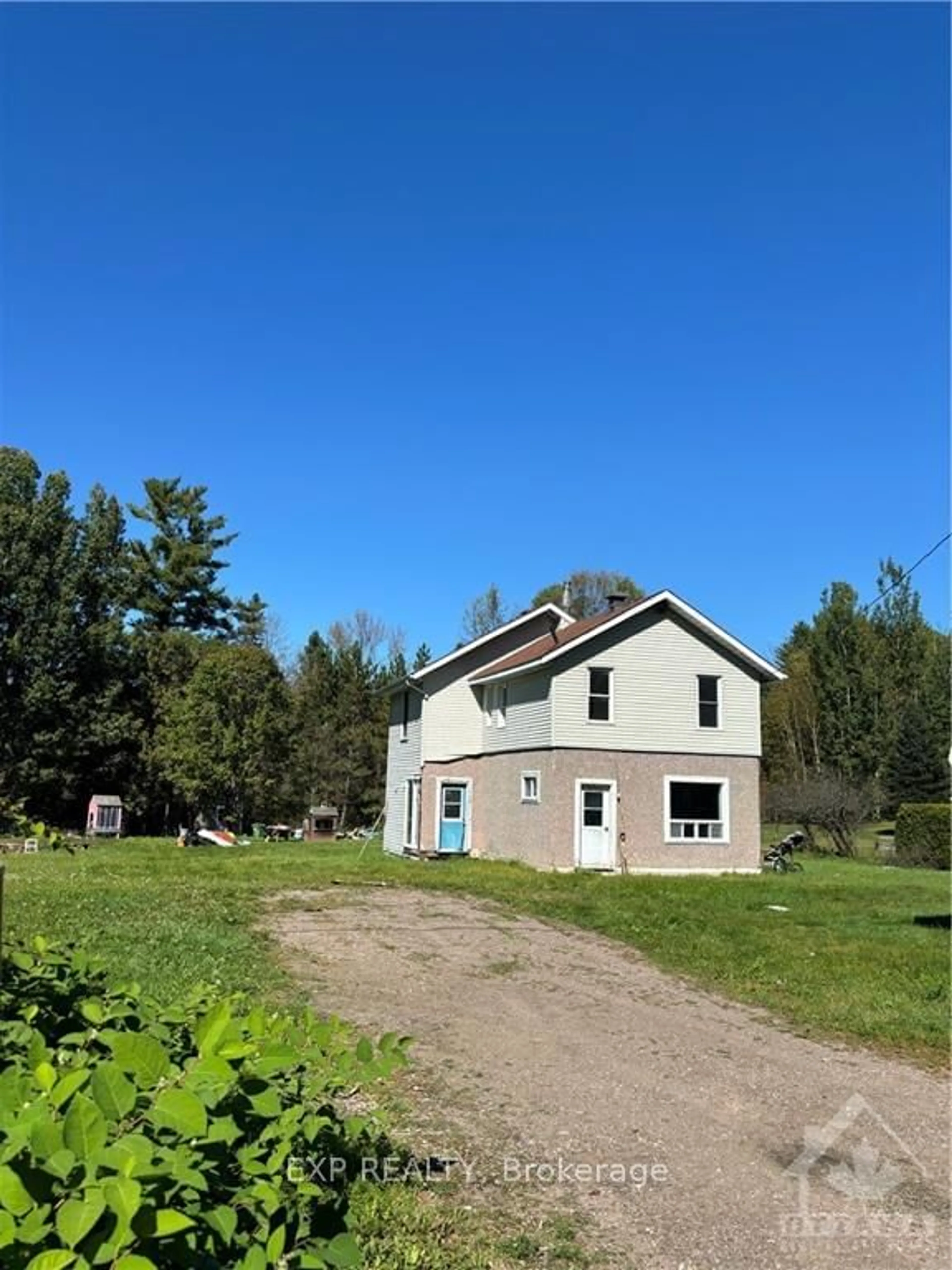 Frontside or backside of a home, cottage for 74 SANDY BEACH Rd, Laurentian Valley Ontario K8A 6W8