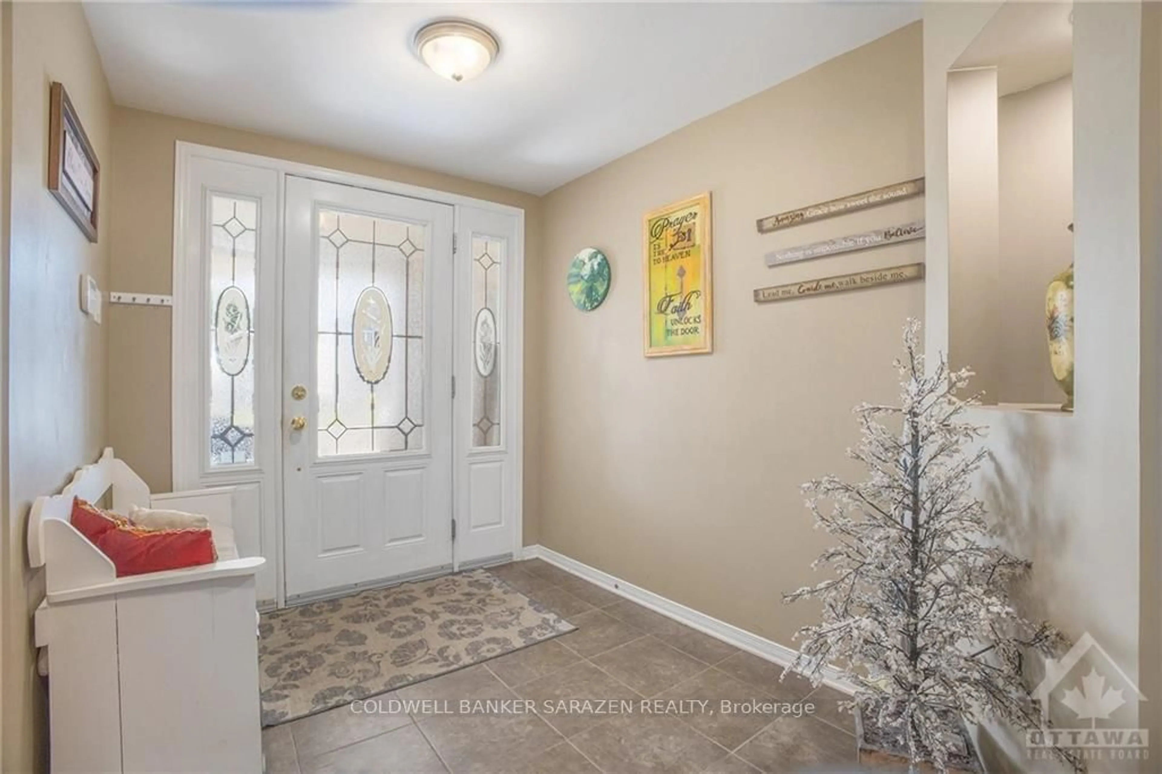 Indoor entryway, wood floors for 22 FRIEDAY St, Arnprior Ontario K7S 0A6