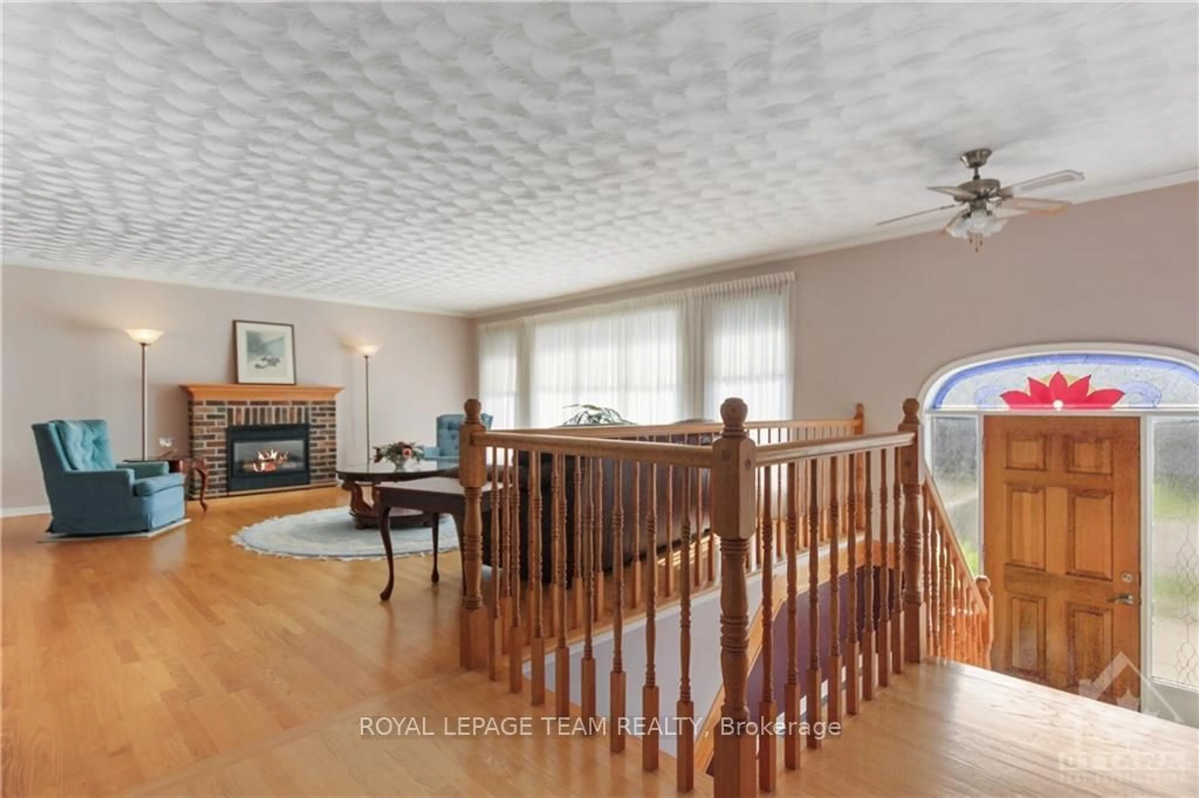 Indoor foyer, wood floors for 10 CARLETON CATHCART St, Stittsville - Munster - Richmond Ontario K2S 1N1