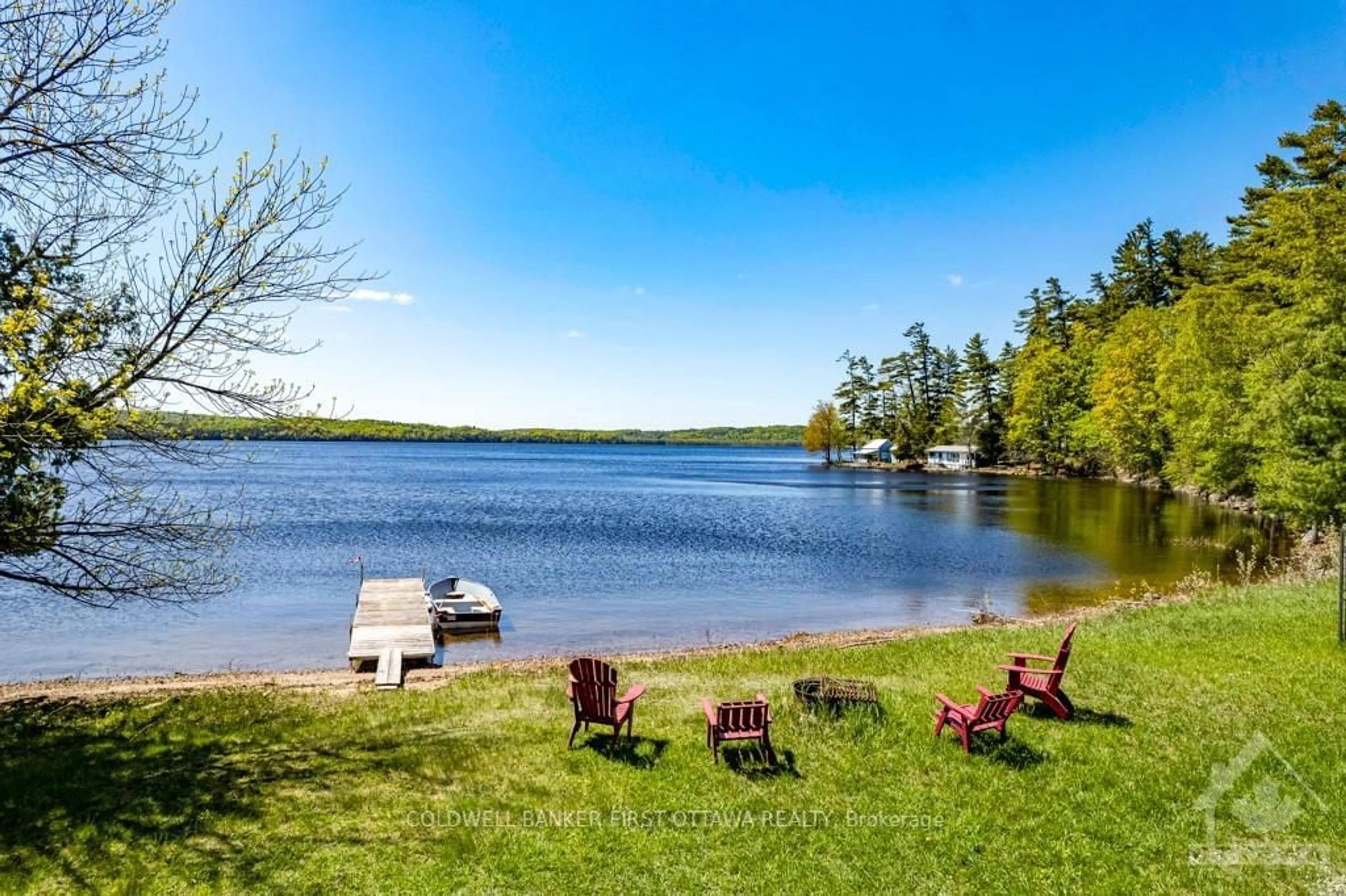 Patio, lake for 376 NORTH SHORE Rd, Lanark Highlands Ontario K0G 1M0