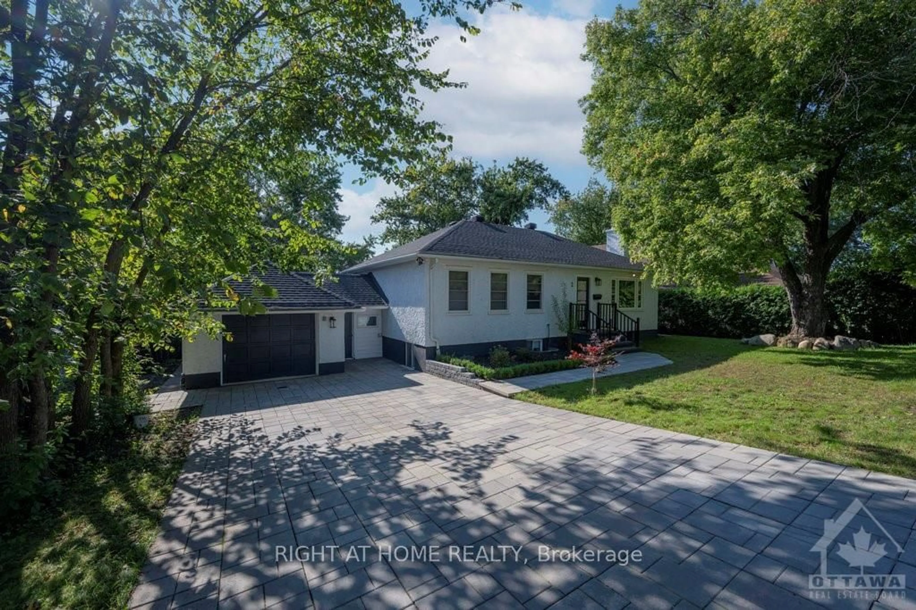 Frontside or backside of a home, the street view for 2 FLORETTE St, Beacon Hill North - South and Area Ontario K1J 7L4