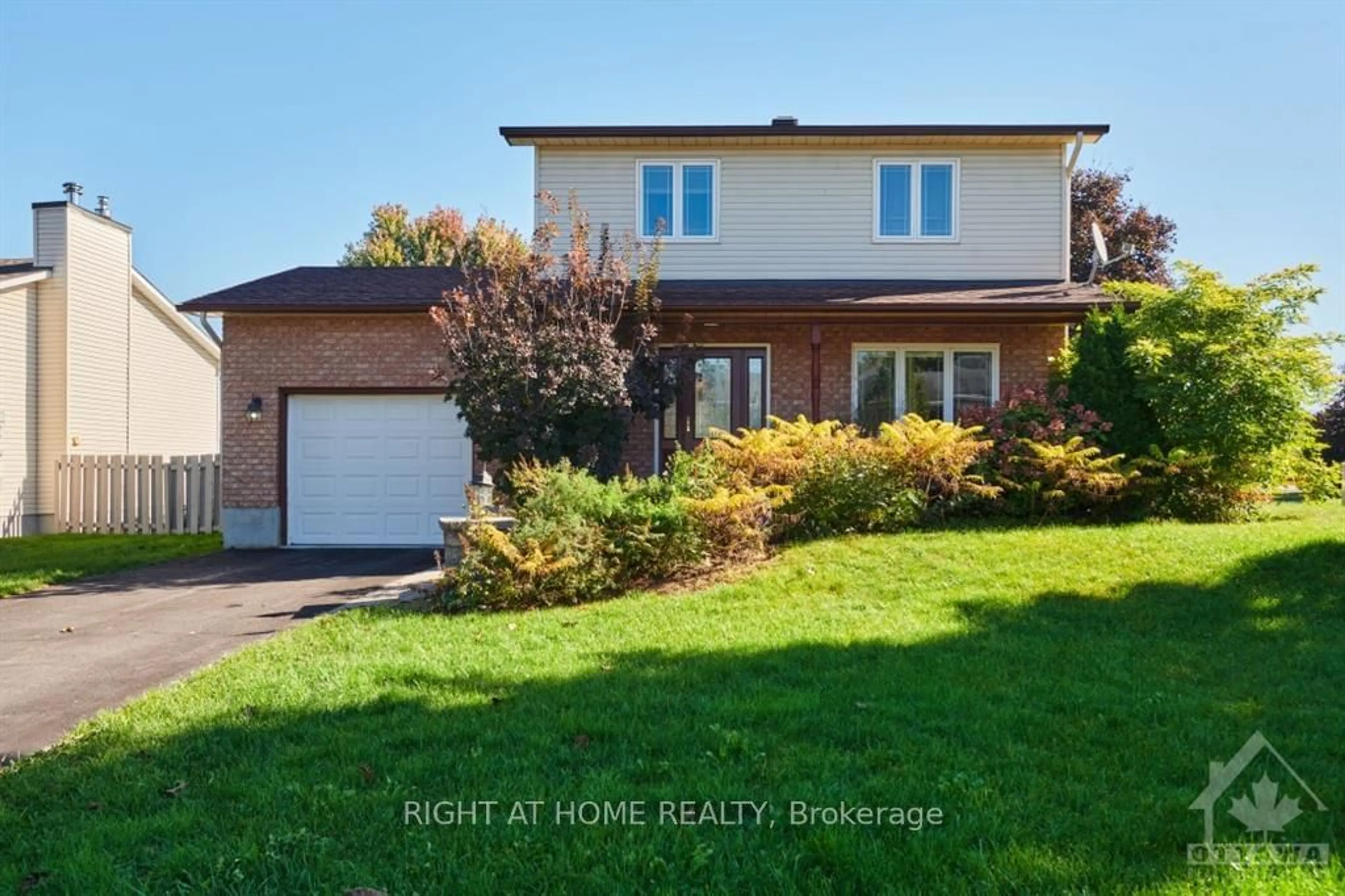 Frontside or backside of a home, cottage for 921 DIANNE Ave, Clarence-Rockland Ontario K4K 1G8