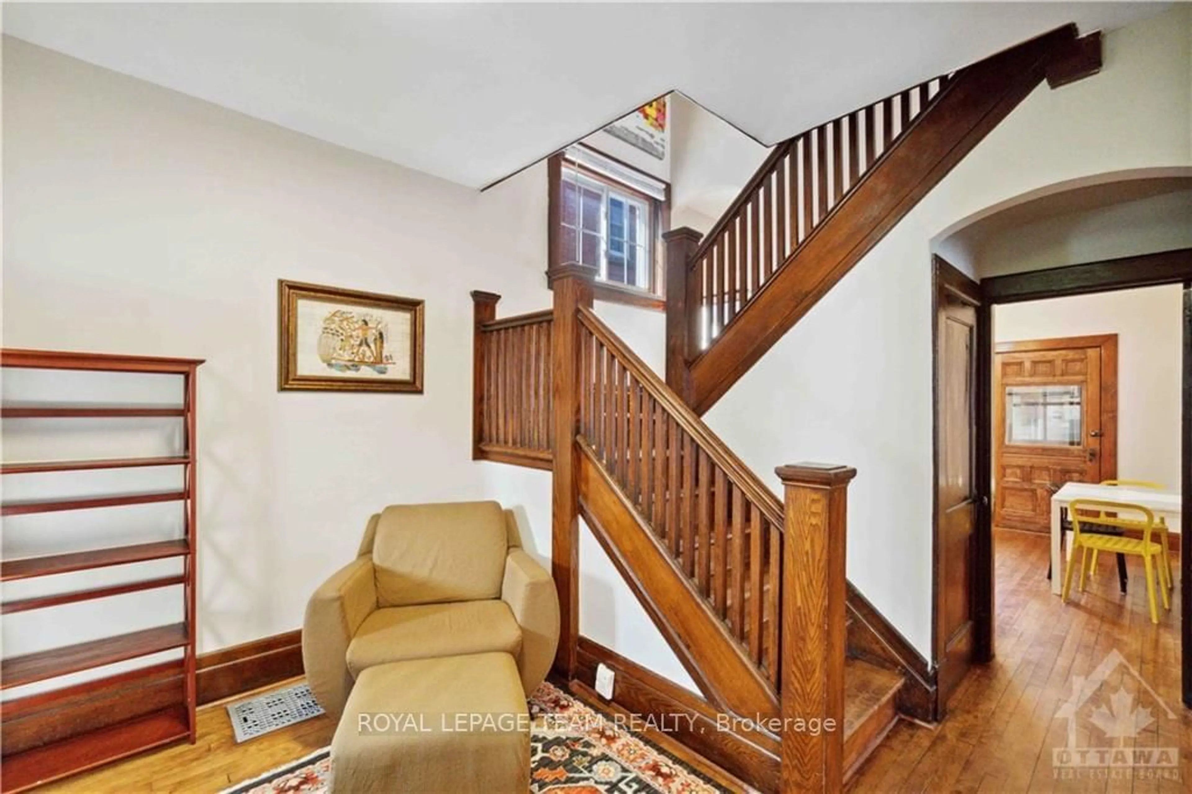 Stairs for 347 ST PATRICK St, Lower Town - Sandy Hill Ontario K1N 5K6