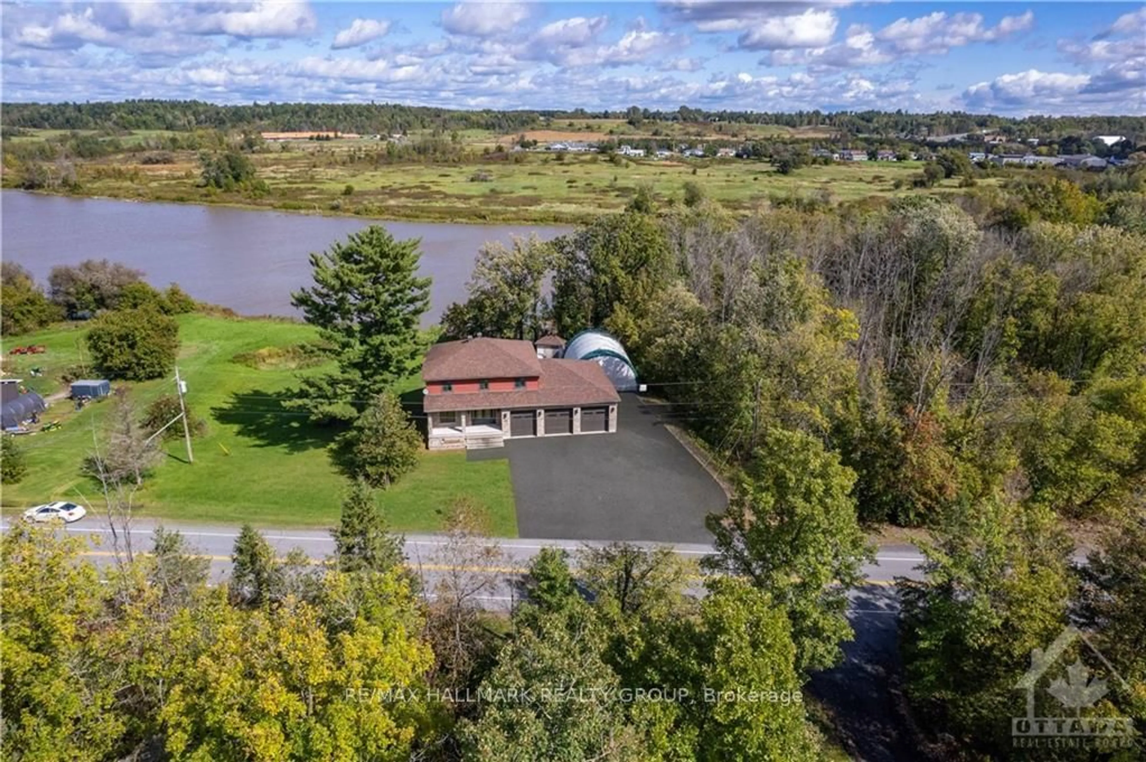 A pic from exterior of the house or condo, the view of lake or river for 800 OLD HIGHWAY 17 Rd, Alfred and Plantagenet Ontario K0B 1L0