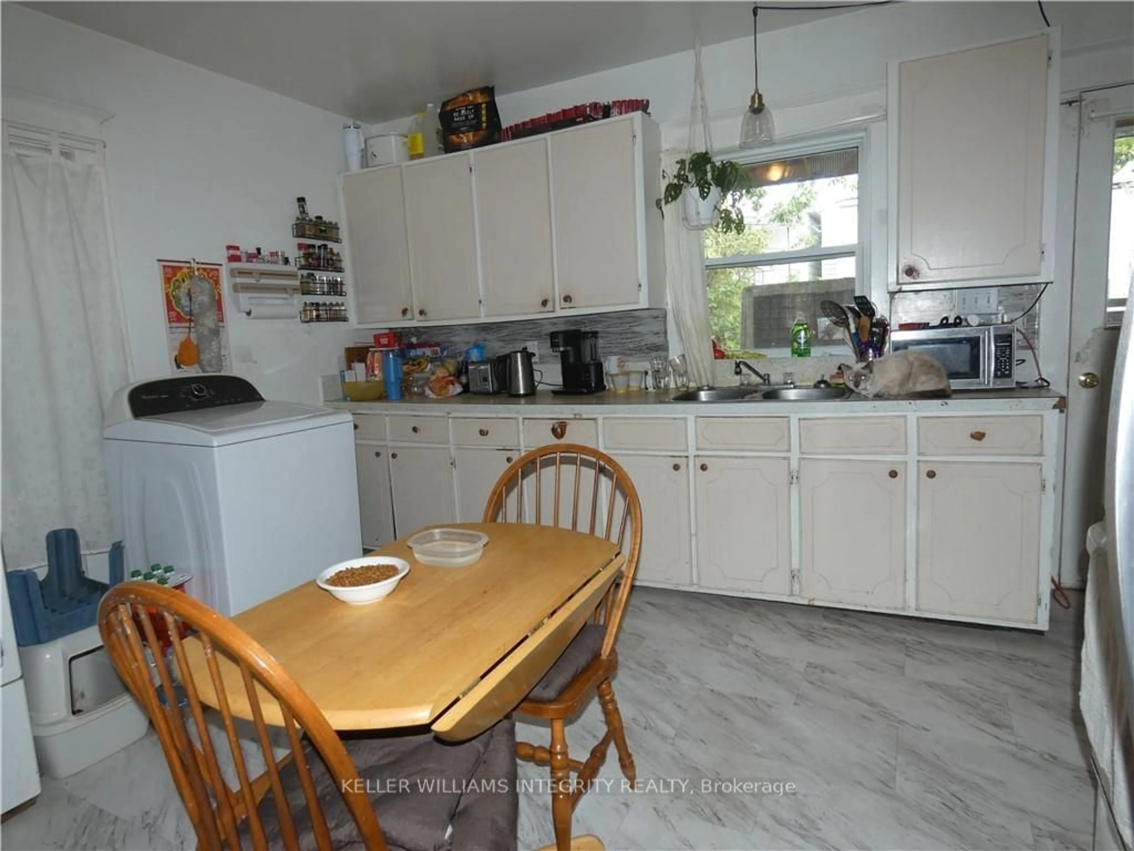 Kitchen, wood floors, cottage for 217-219 BELMONT St, Cornwall Ontario K6H 4Z5