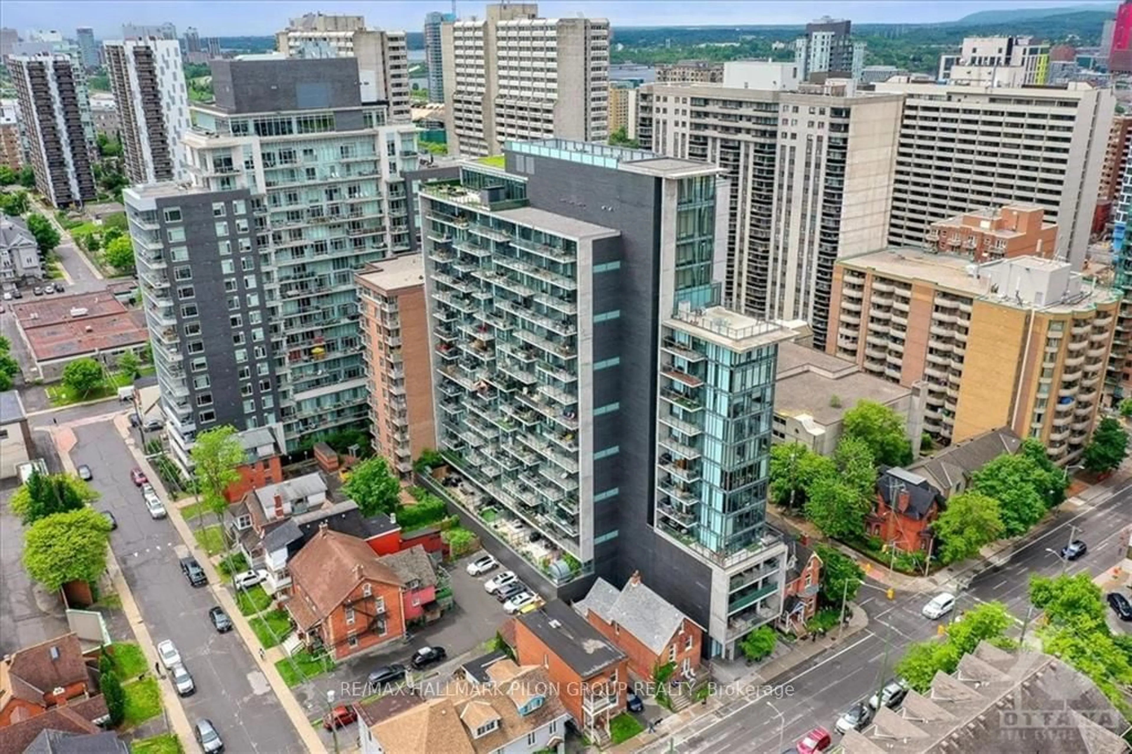 A pic from exterior of the house or condo, the view of city buildings for 224 LYON St #1107, Ottawa Centre Ontario K1R 0C1