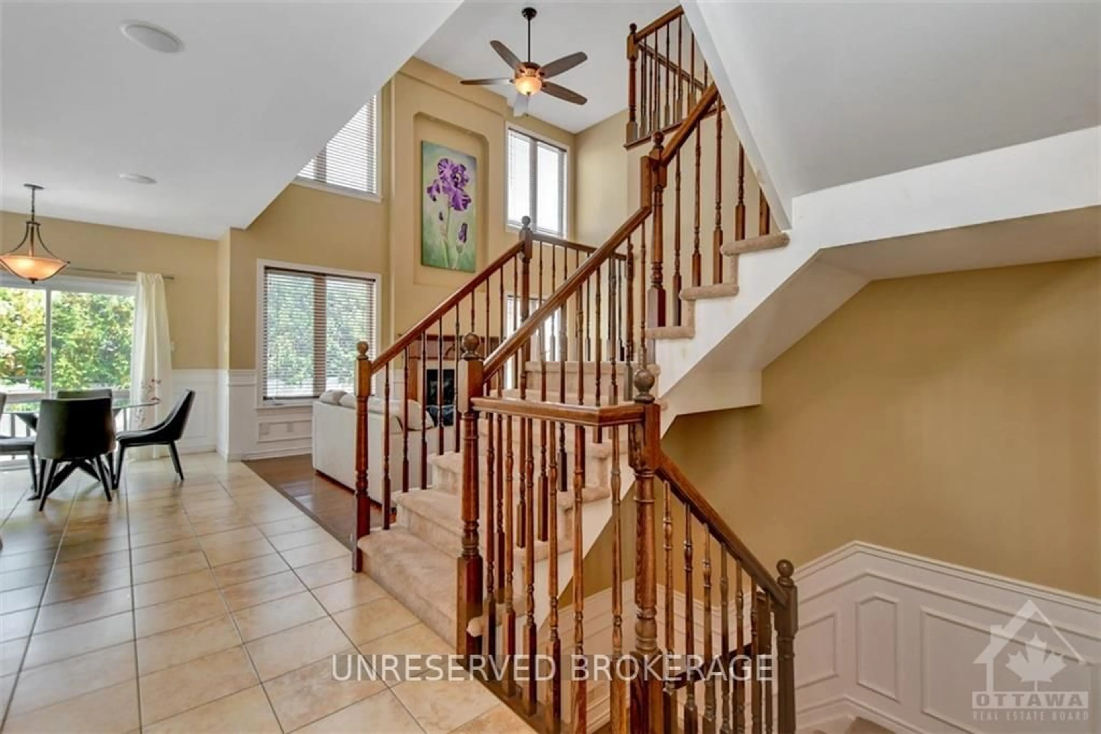 Indoor foyer, wood floors for 1900 MICKELBERRY Cres, Orleans - Cumberland and Area Ontario K4A 0E5