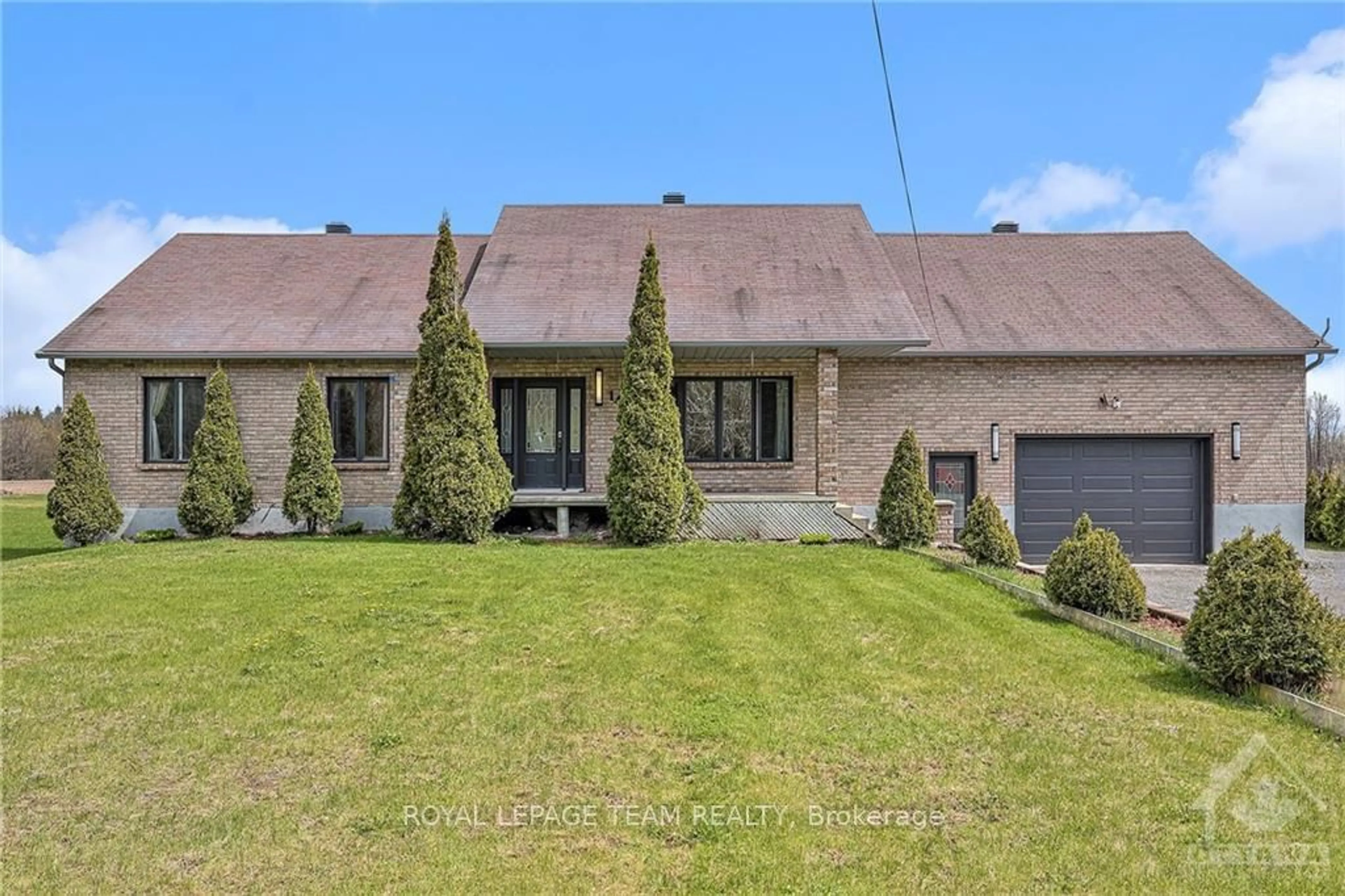 Frontside or backside of a home, cottage for 1463 GOLF CLUB Rd, East Hawkesbury Ontario K6A 2R2