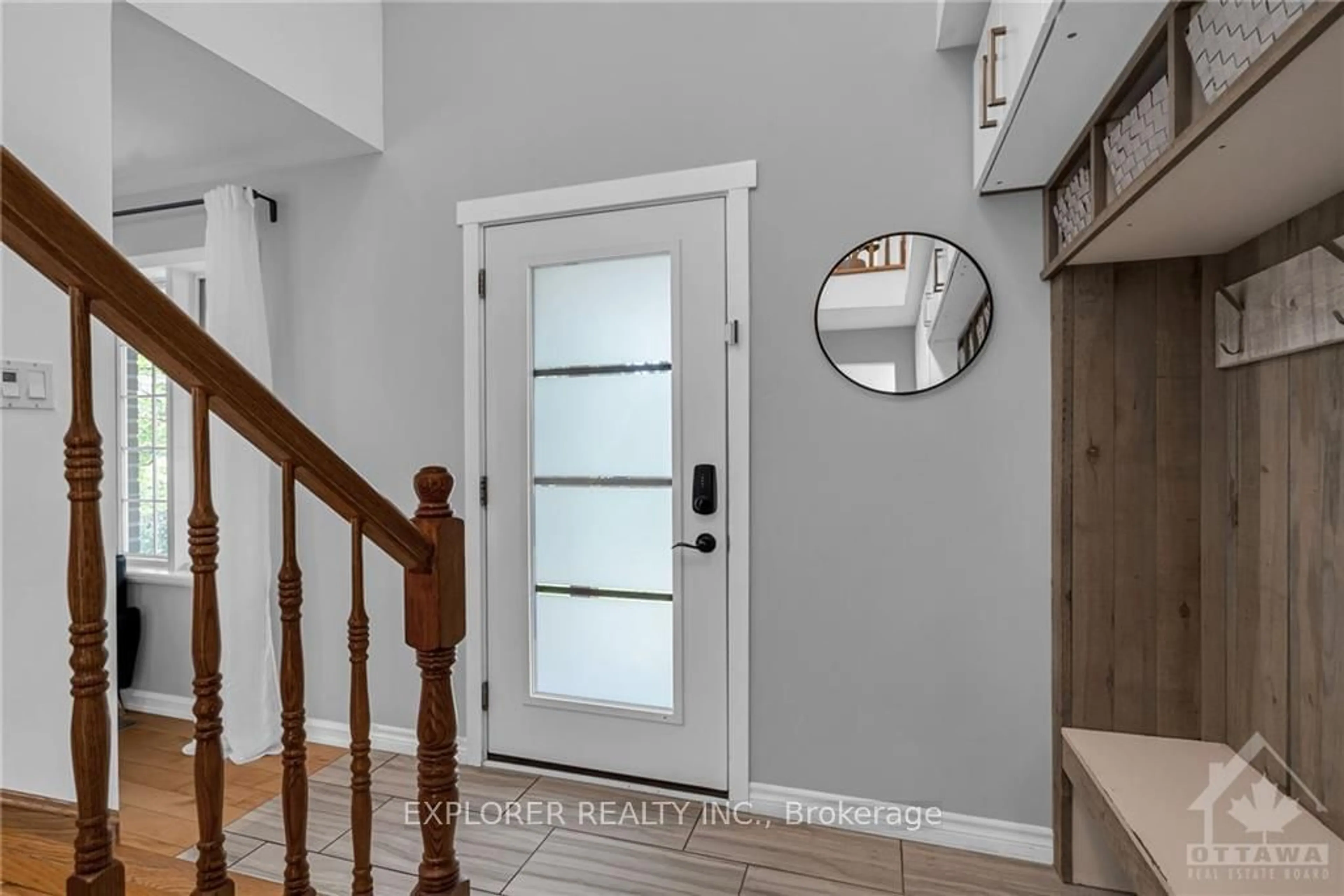 Indoor entryway, wood floors for 1520 BAKER Rd, The Nation Ontario K0A 1M0