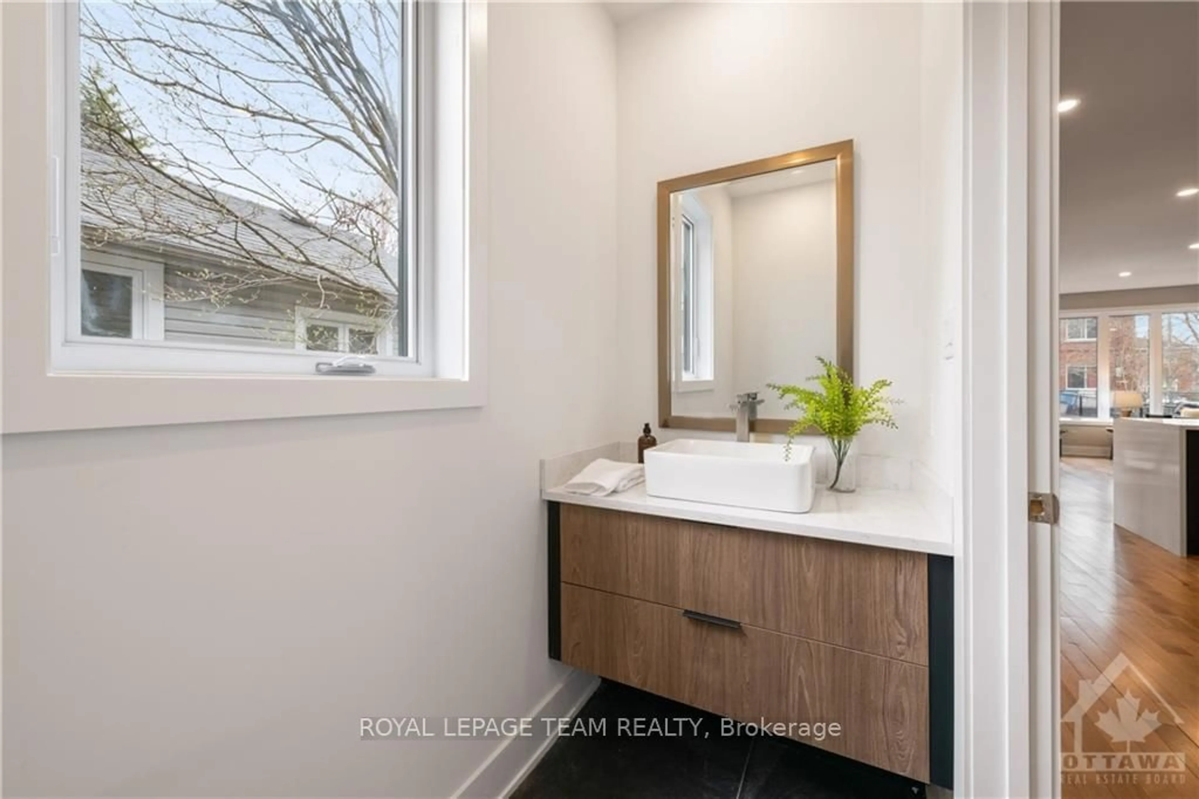 Contemporary bathroom, wood floors for 162 PRINCE ALBERT St, Overbook - Castleheights and Area Ontario K1K 2A1