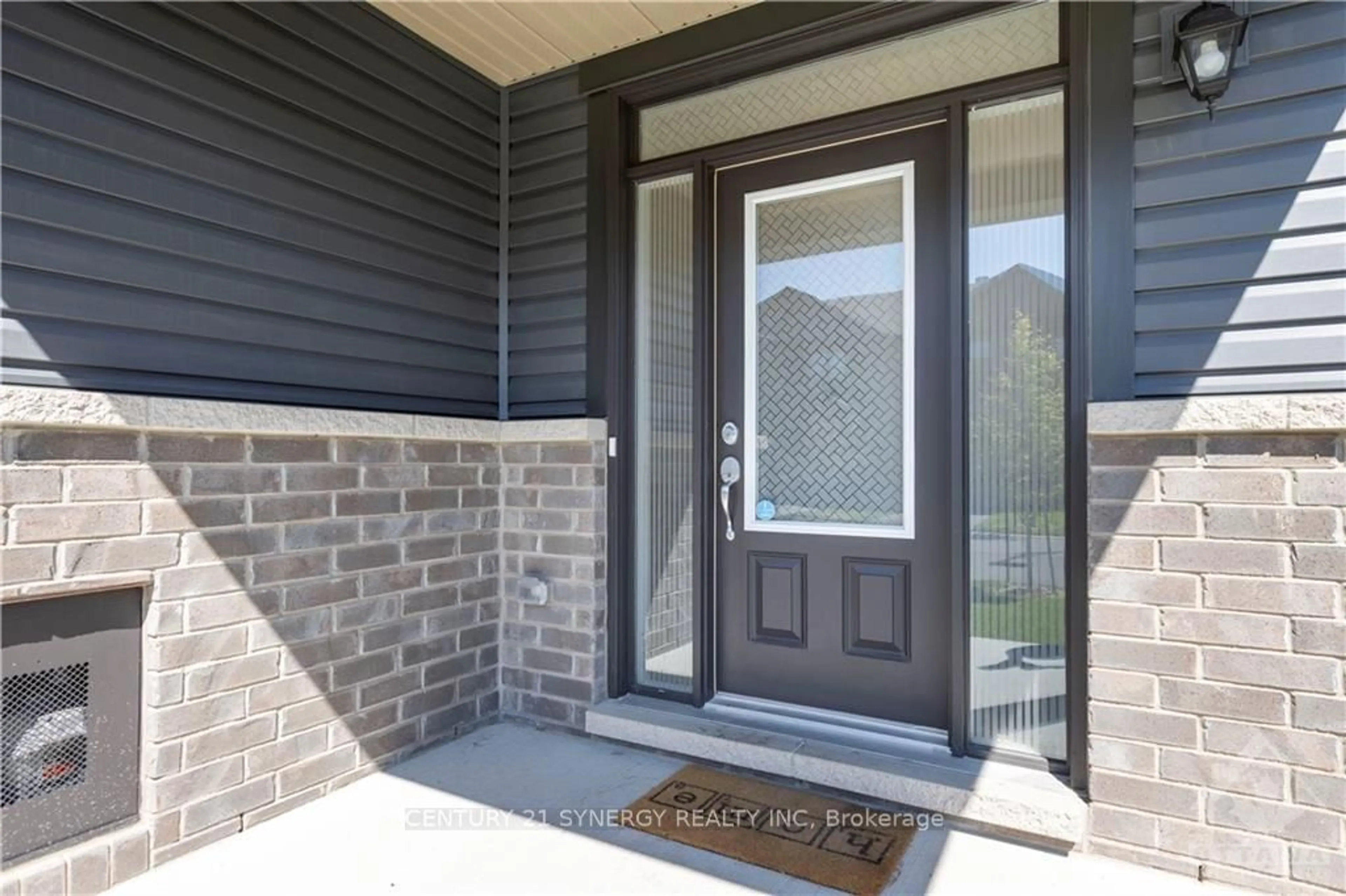 Indoor entryway, cement floor for 516 ENCLAVE Lane, Clarence-Rockland Ontario K4K 0M8